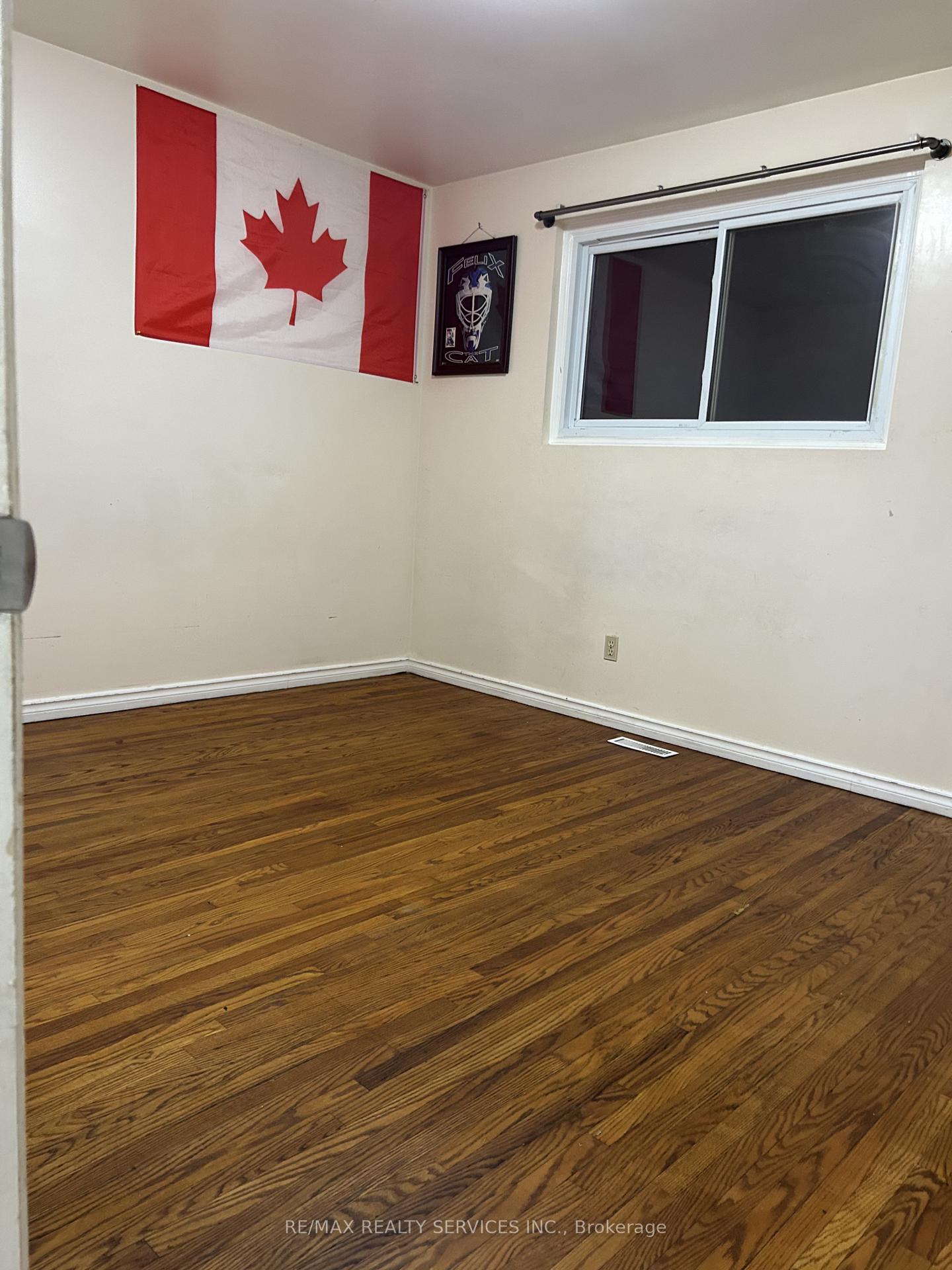 Photo 12 of 100 Sutherland Avenue, Brampton, Madoc — HOMEH