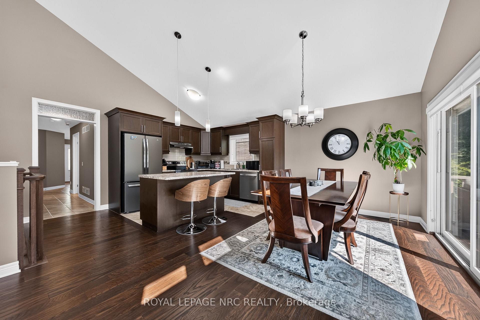 Photo 15 of 18 Eastman Gateway, Thorold, Hurricane/Merrittville — HOMEH