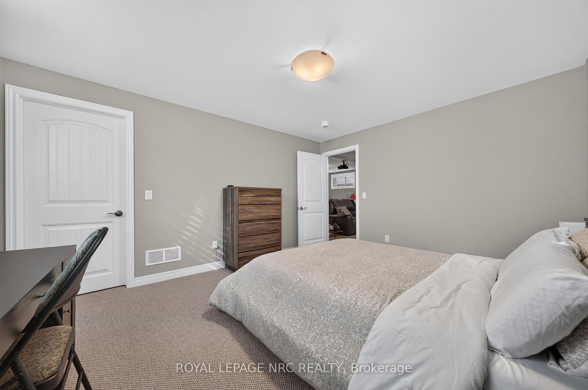 Photo 36 of 18 Eastman Gateway, Thorold, Hurricane/Merrittville — HOMEH