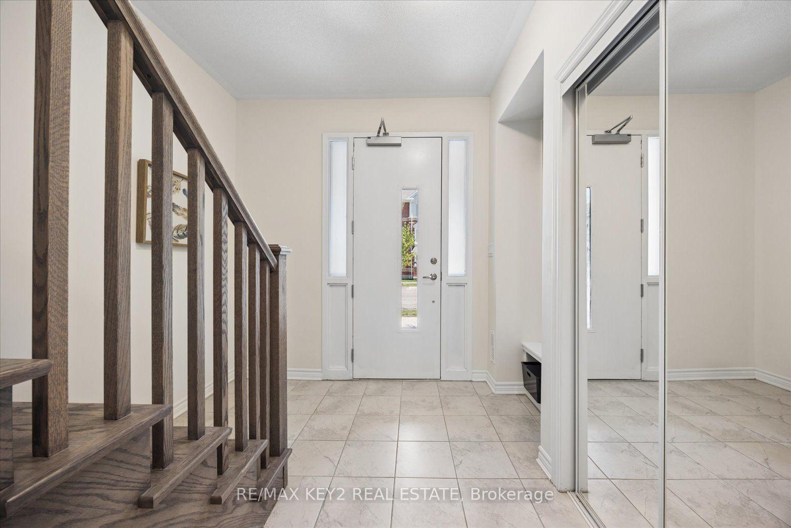 Photo 3 of Unit 304, 1034 Reflection Place, Pickering, Rural Pickering — HOMEH