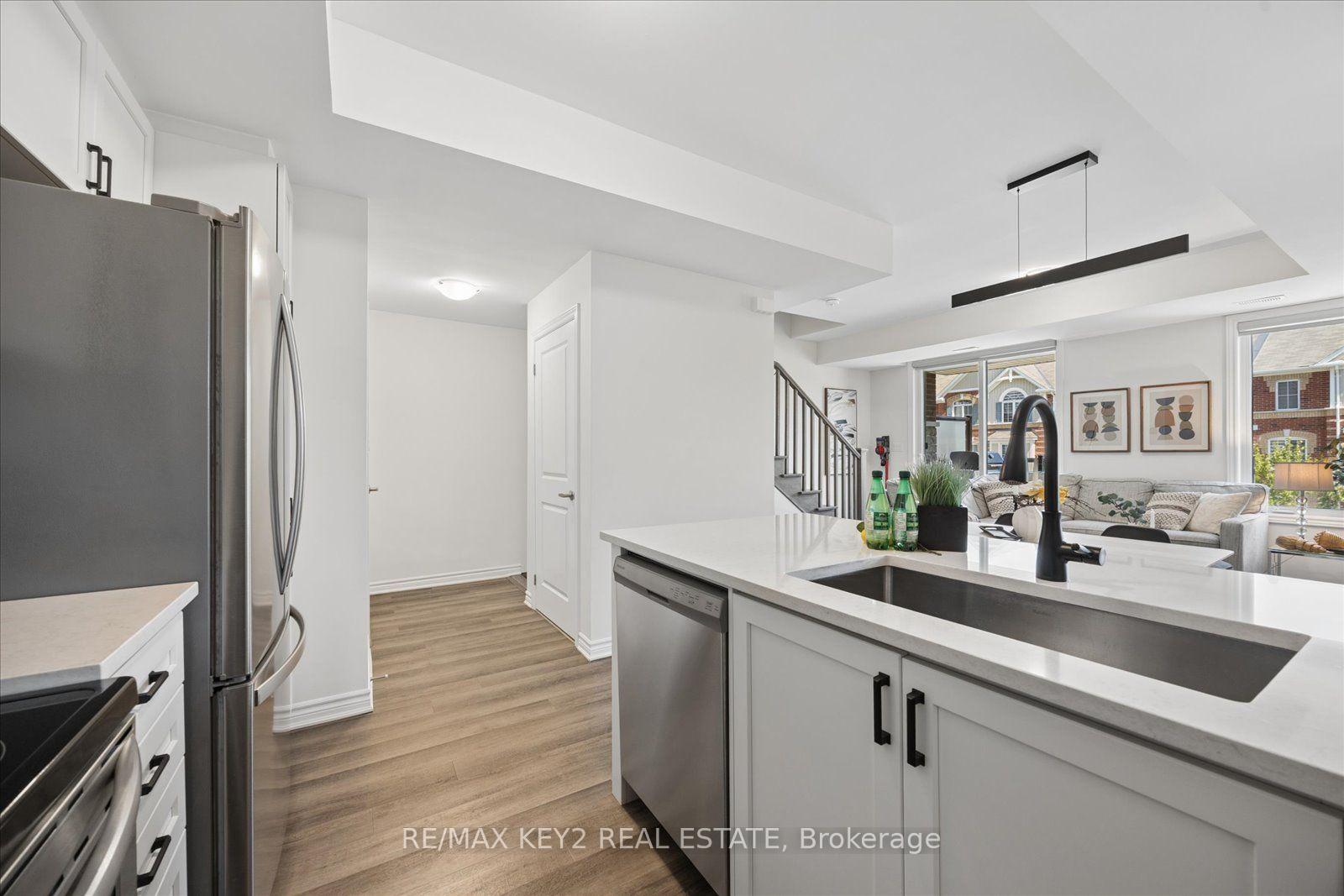 Photo 8 of Unit 304, 1034 Reflection Place, Pickering, Rural Pickering — HOMEH