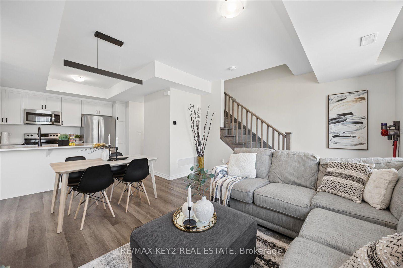 Photo 10 of Unit 304, 1034 Reflection Place, Pickering, Rural Pickering — HOMEH
