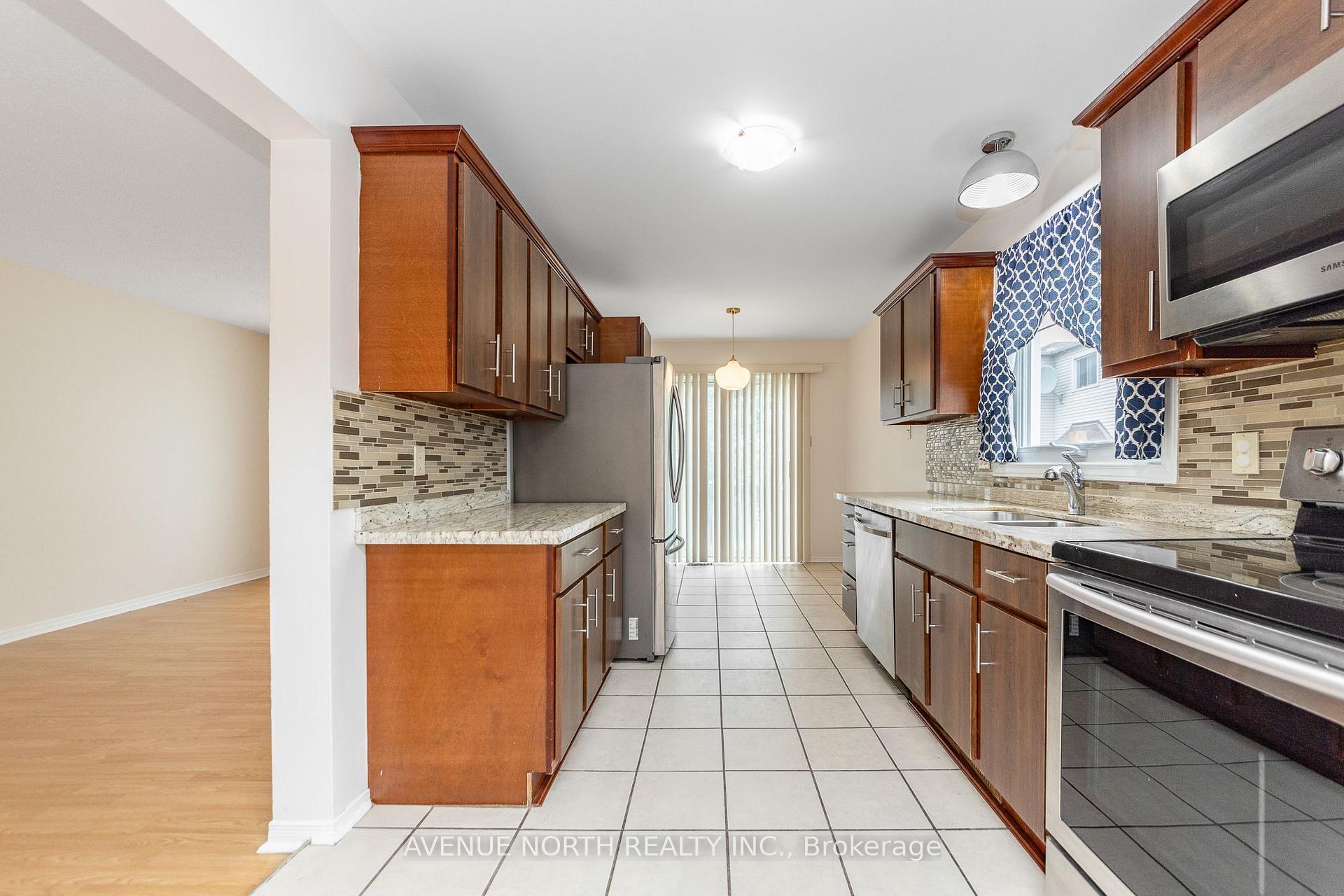 Photo 11 of 861 Karsh Drive, Ottawa, Hunt Club Park — HOMEH