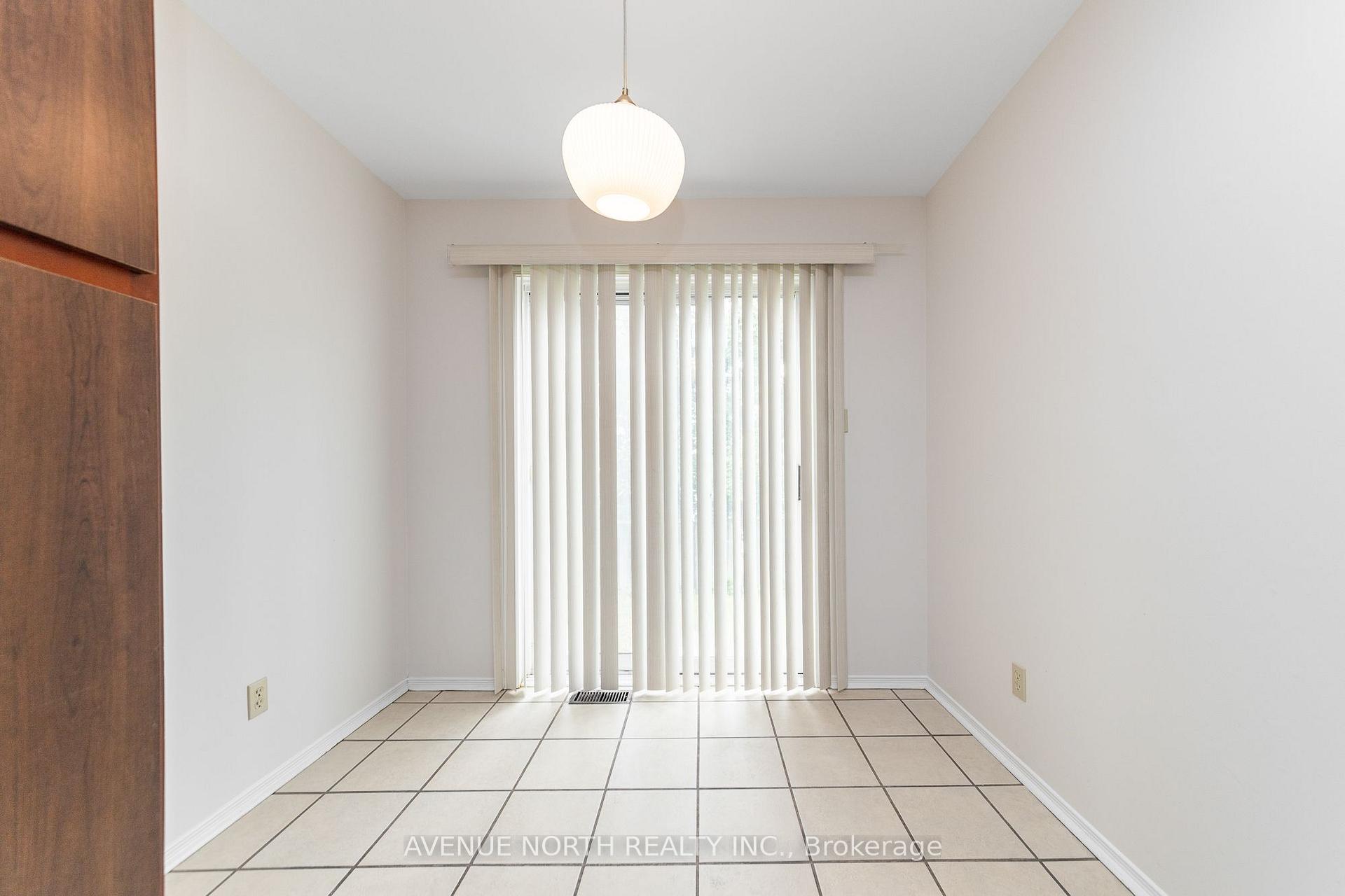 Photo 13 of 861 Karsh Drive, Ottawa, Hunt Club Park — HOMEH