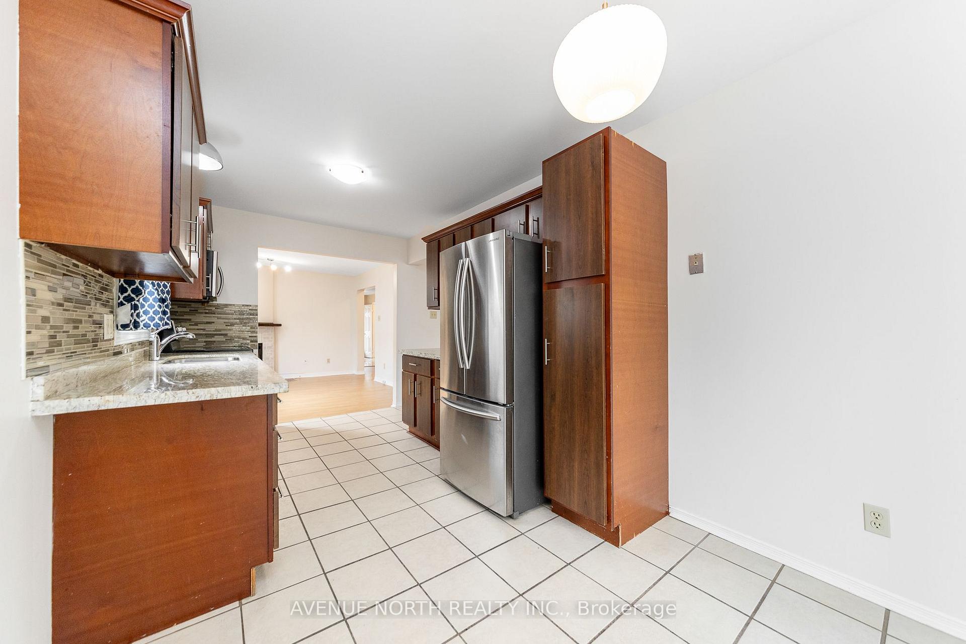 Photo 14 of 861 Karsh Drive, Ottawa, Hunt Club Park — HOMEH