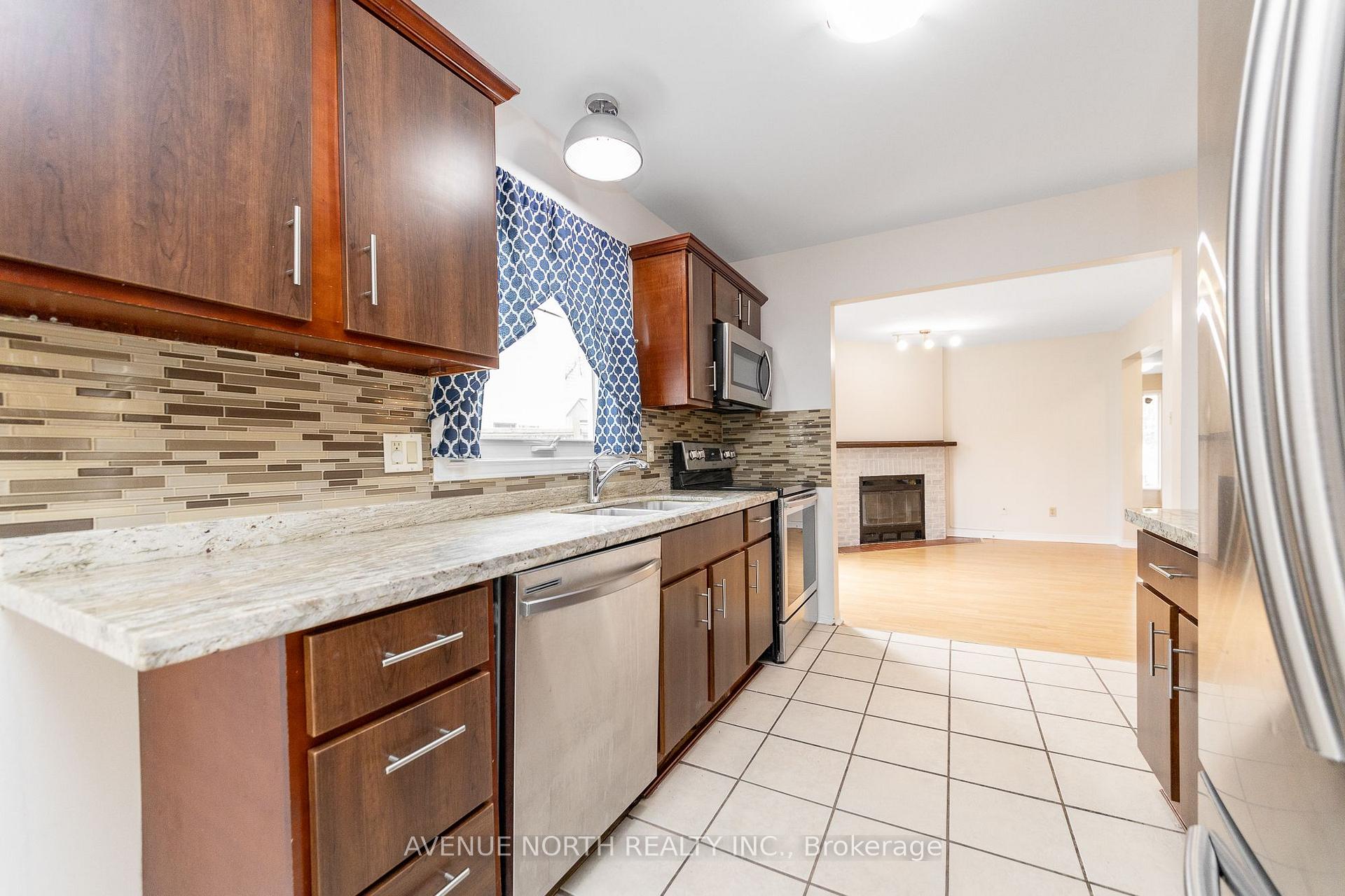 Photo 15 of 861 Karsh Drive, Ottawa, Hunt Club Park — HOMEH