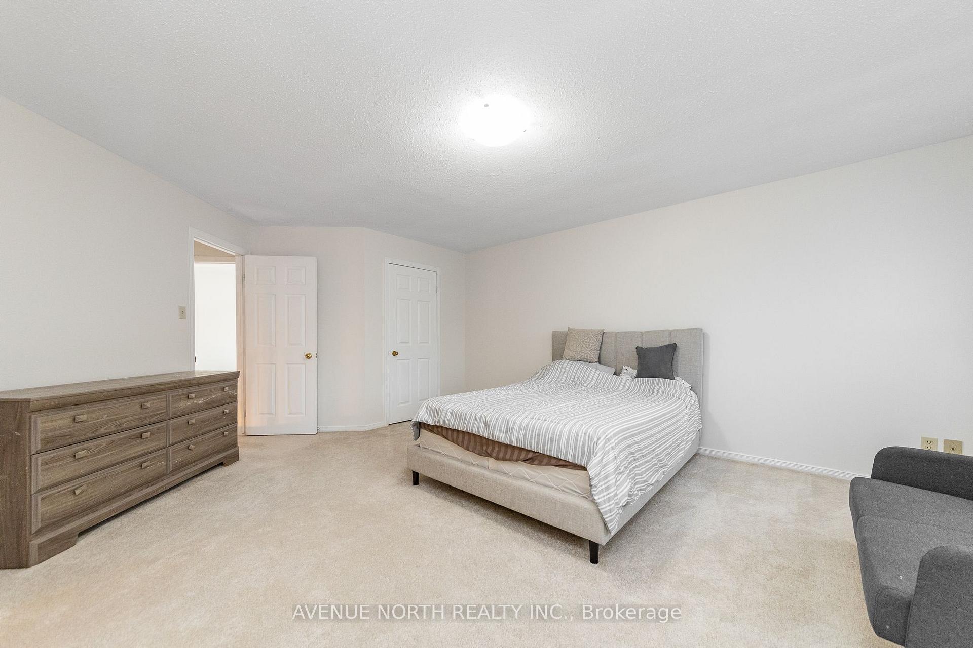 Photo 23 of 861 Karsh Drive, Ottawa, Hunt Club Park — HOMEH