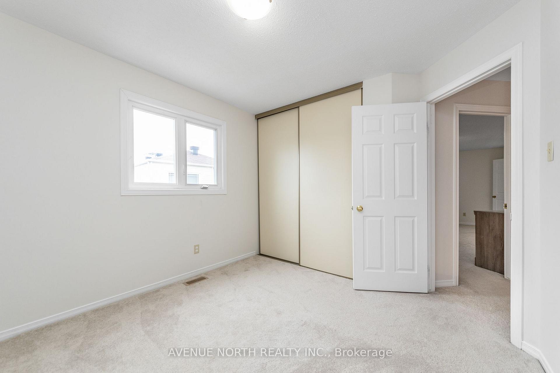 Photo 32 of 861 Karsh Drive, Ottawa, Hunt Club Park — HOMEH
