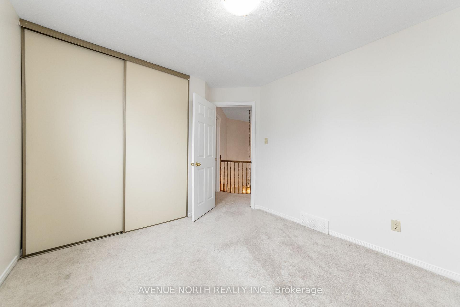 Photo 33 of 861 Karsh Drive, Ottawa, Hunt Club Park — HOMEH