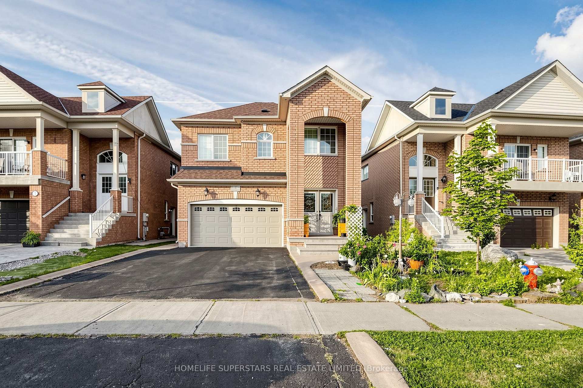 Photo 2 of 5 Savita Road, Brampton, Fletcher's Meadow — HOMEH