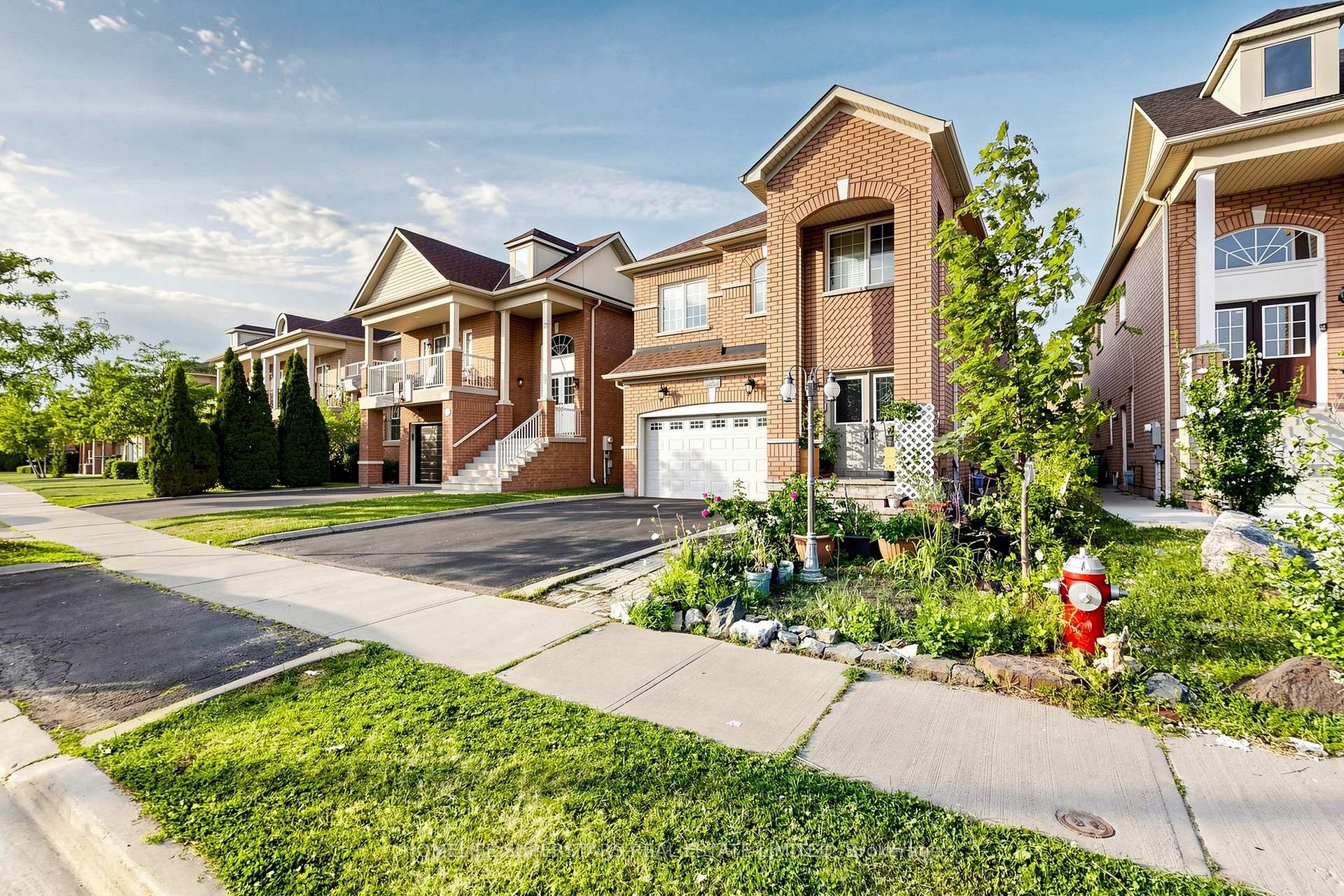 Photo 3 of 5 Savita Road, Brampton, Fletcher's Meadow — HOMEH