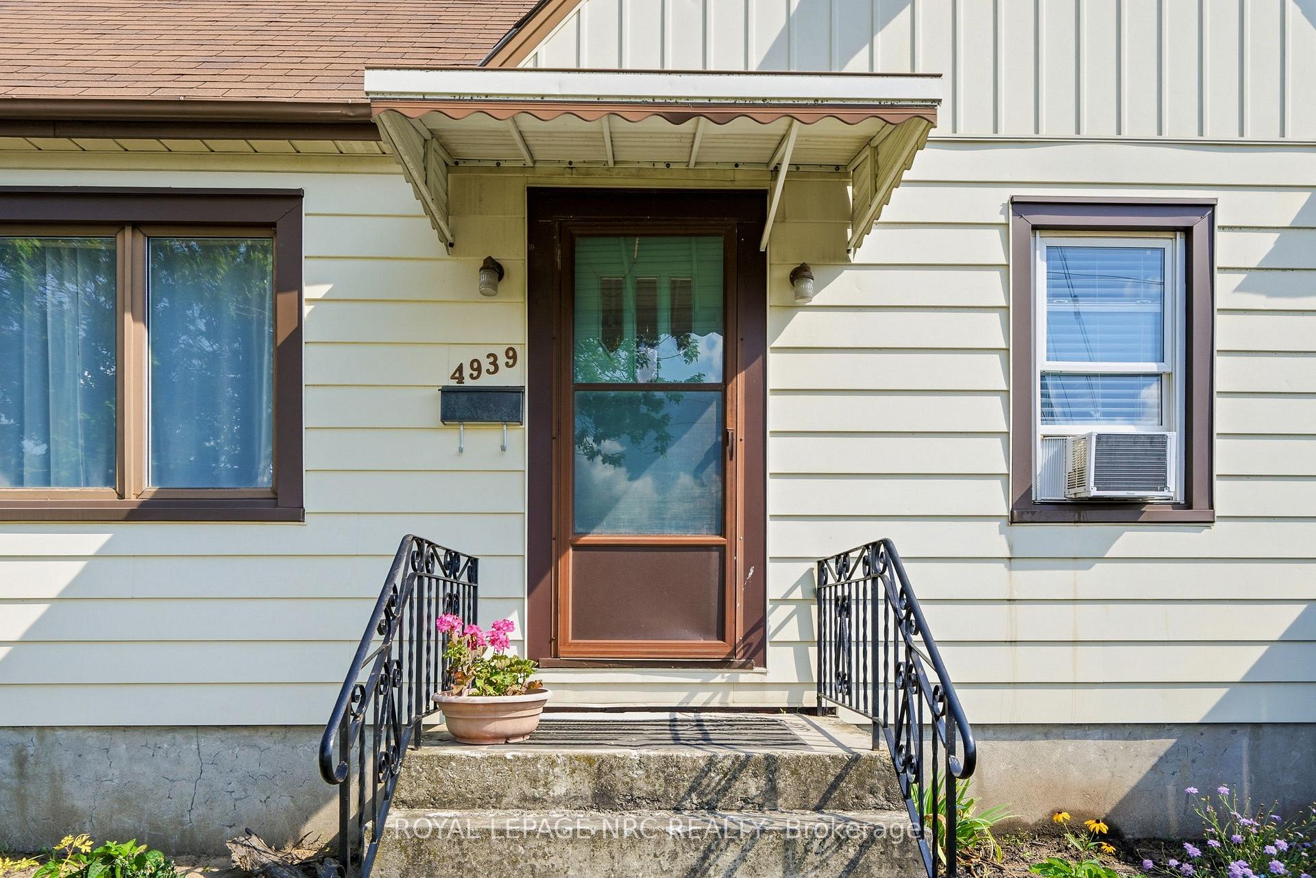 Photo 4 of 4939 Hamilton Street, Niagara Falls, Downtown — HOMEH