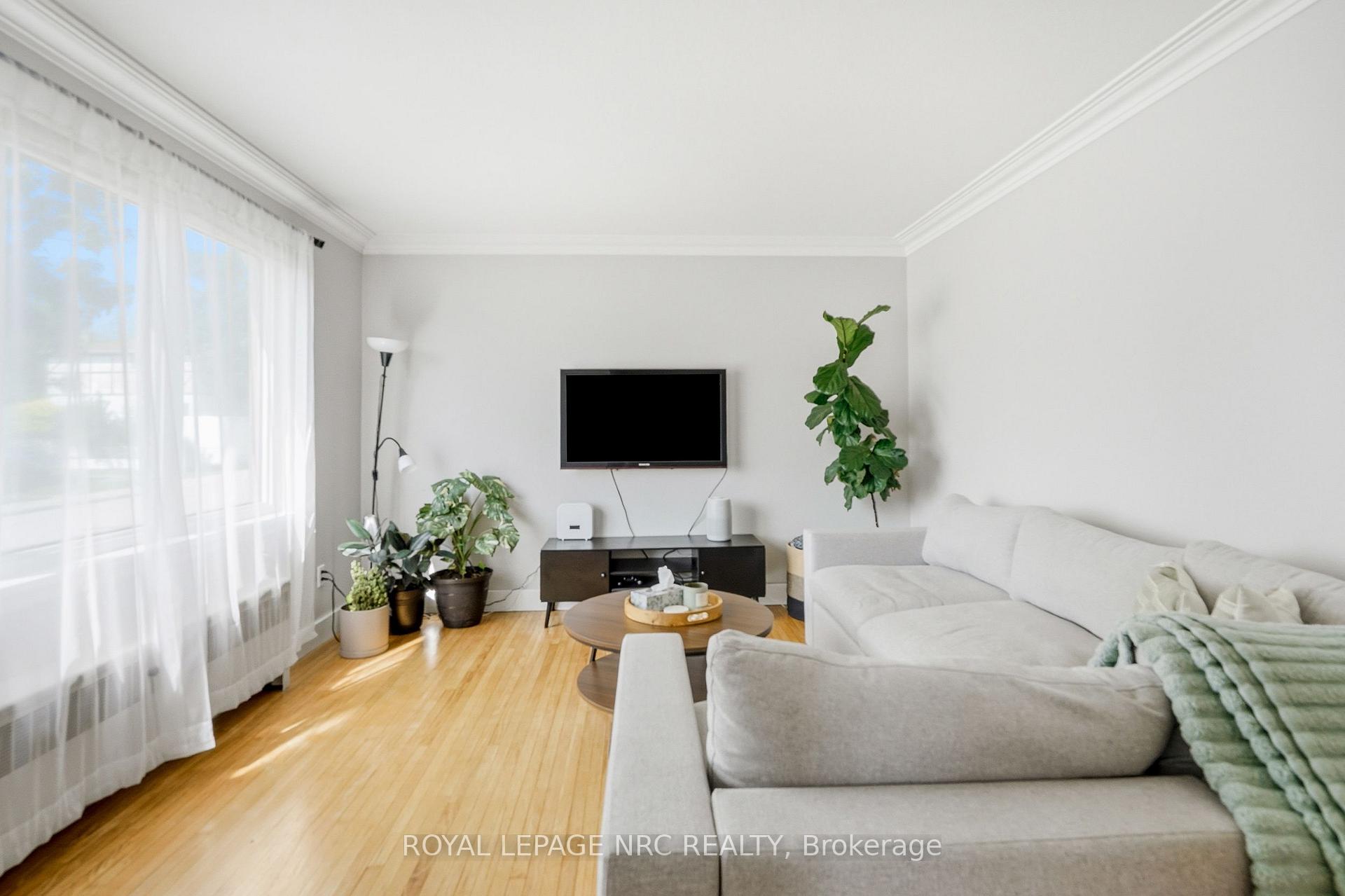 Photo 6 of 4939 Hamilton Street, Niagara Falls, Downtown — HOMEH