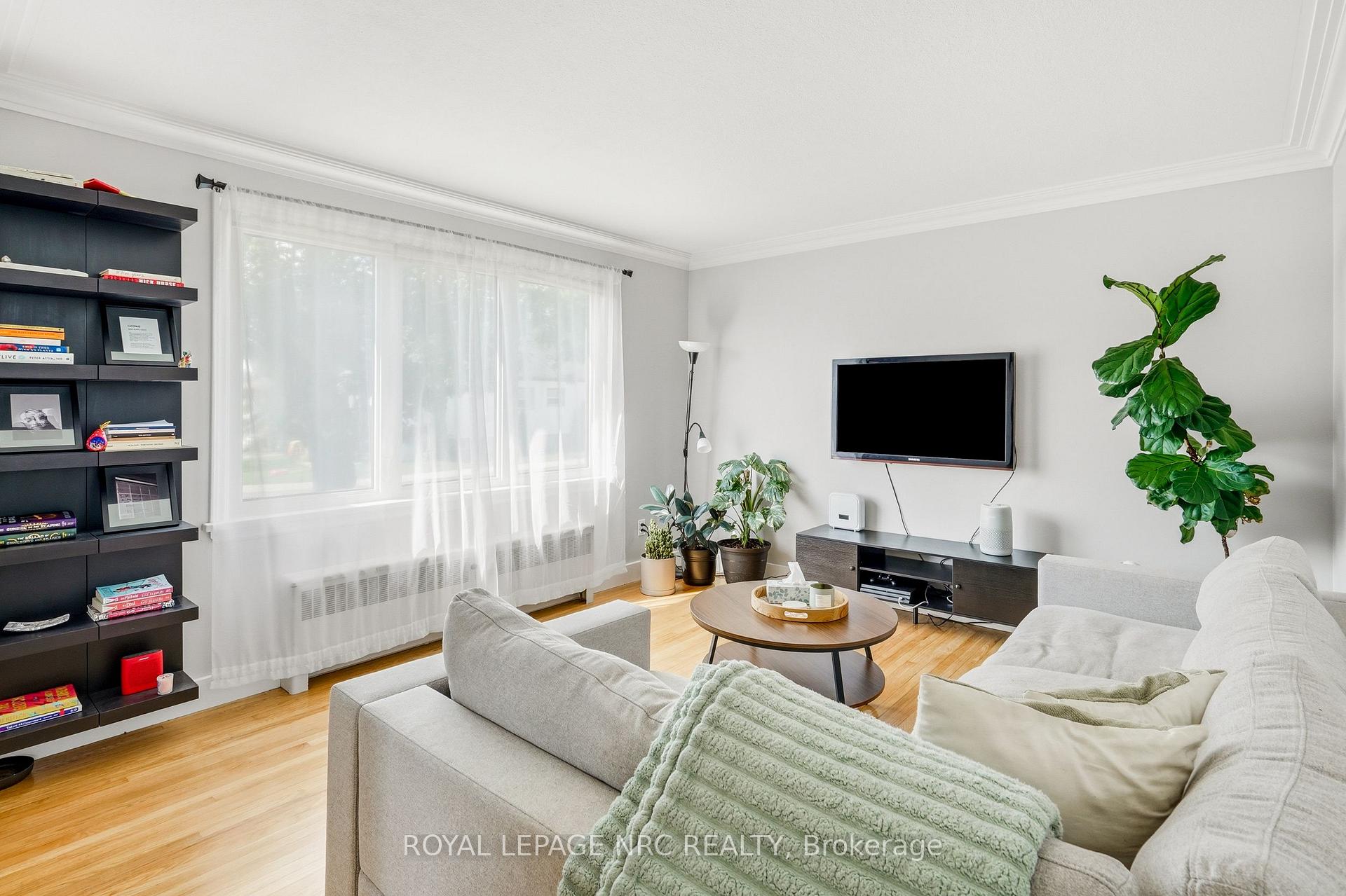 Photo 7 of 4939 Hamilton Street, Niagara Falls, Downtown — HOMEH
