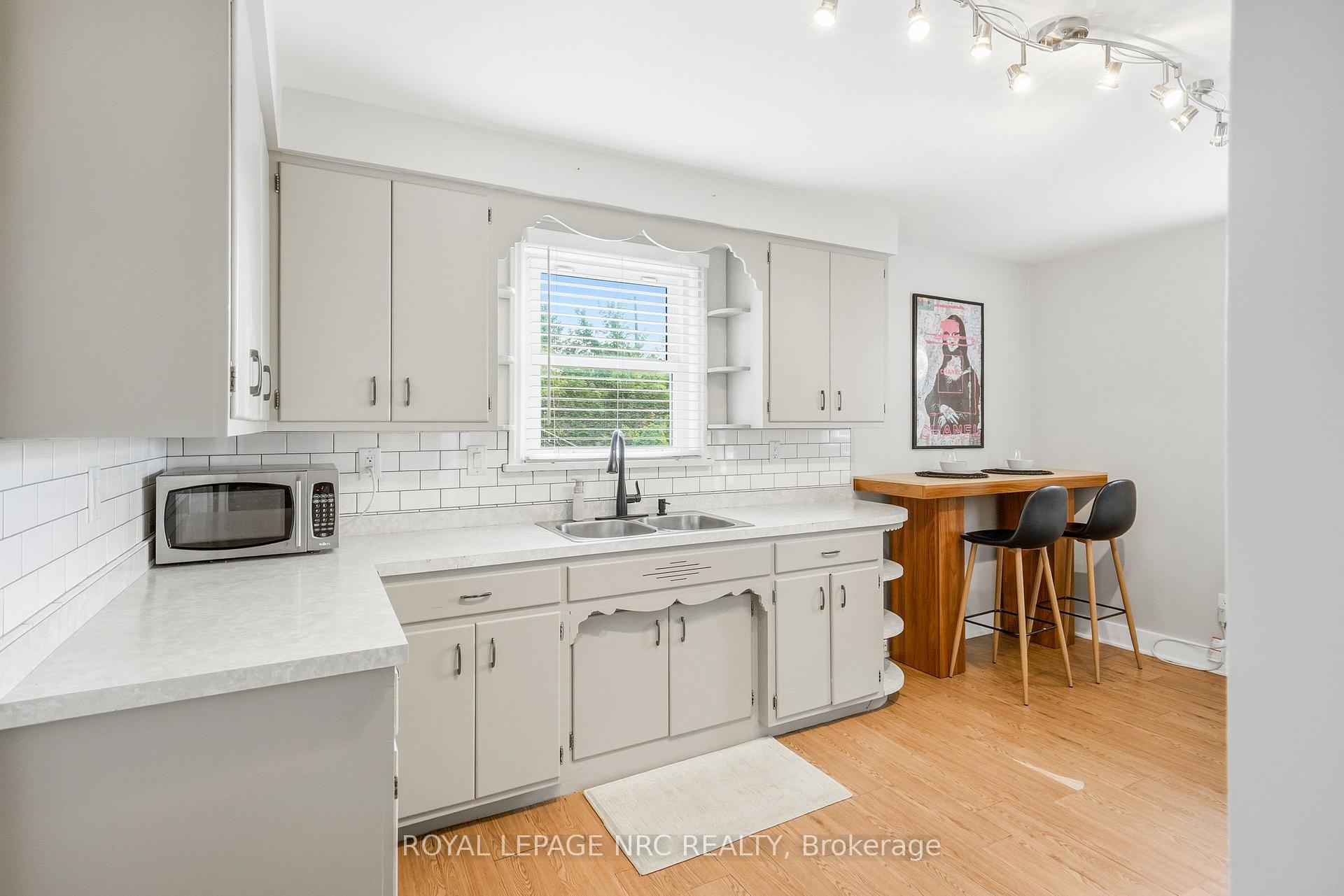 Photo 11 of 4939 Hamilton Street, Niagara Falls, Downtown — HOMEH