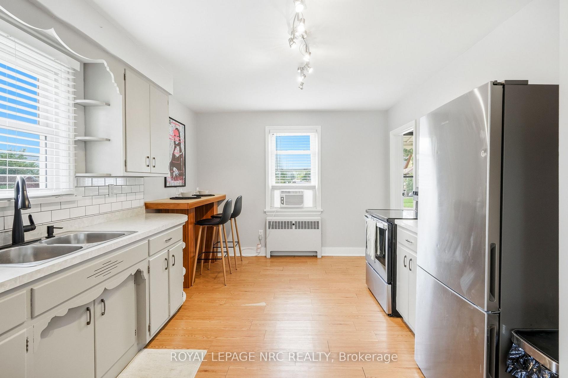 Photo 12 of 4939 Hamilton Street, Niagara Falls, Downtown — HOMEH