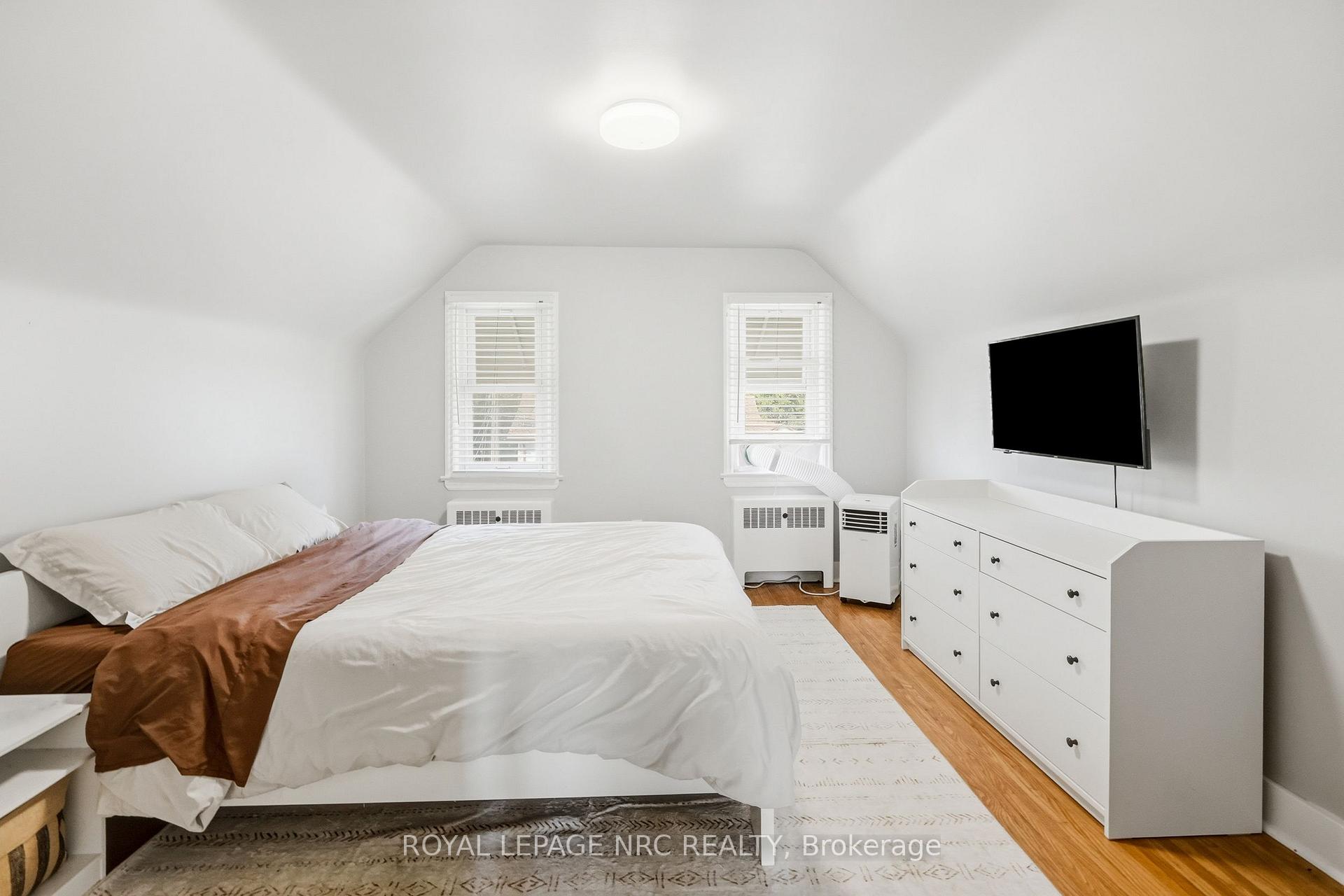 Photo 17 of 4939 Hamilton Street, Niagara Falls, Downtown — HOMEH