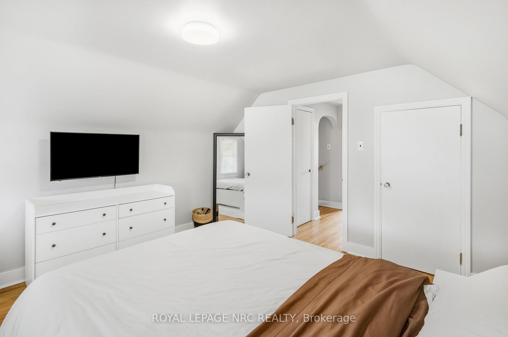 Photo 18 of 4939 Hamilton Street, Niagara Falls, Downtown — HOMEH