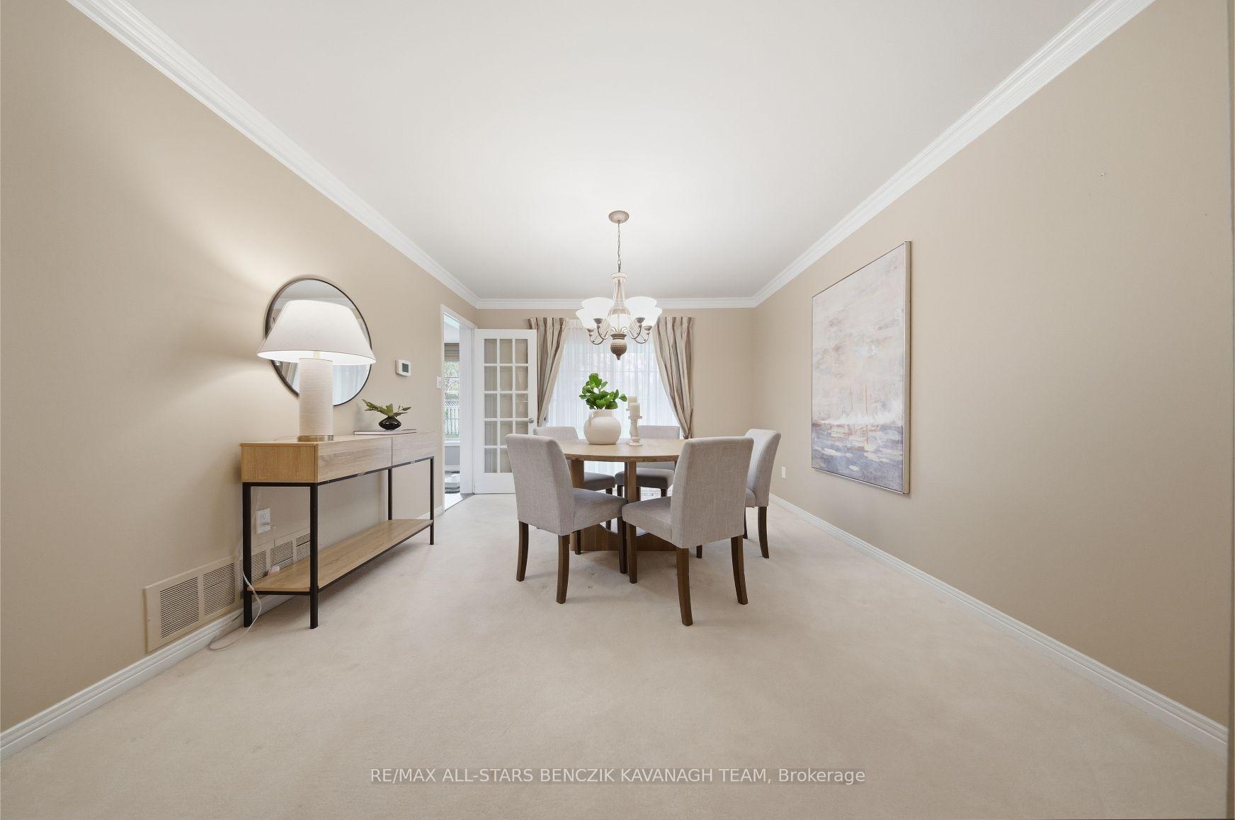 Photo 5 of 116 Longwater Chase, Markham, Unionville — HOMEH