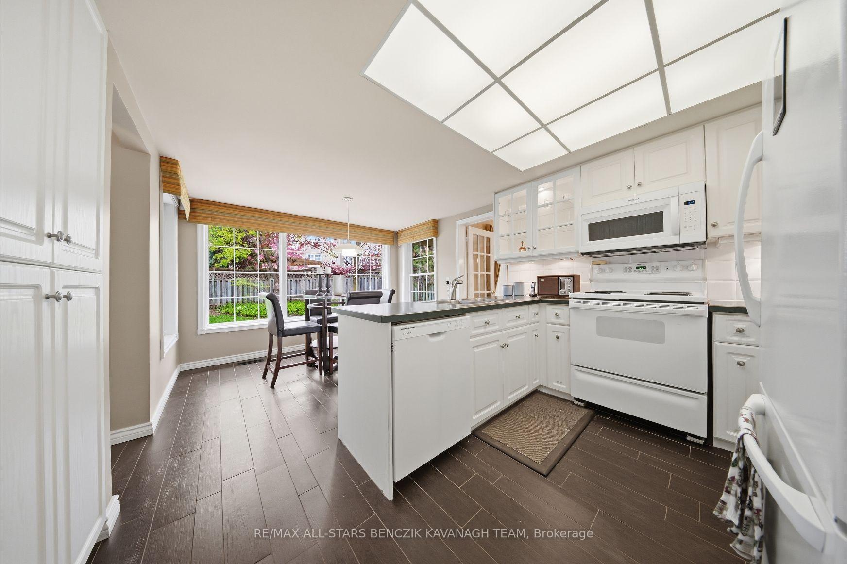 Photo 6 of 116 Longwater Chase, Markham, Unionville — HOMEH
