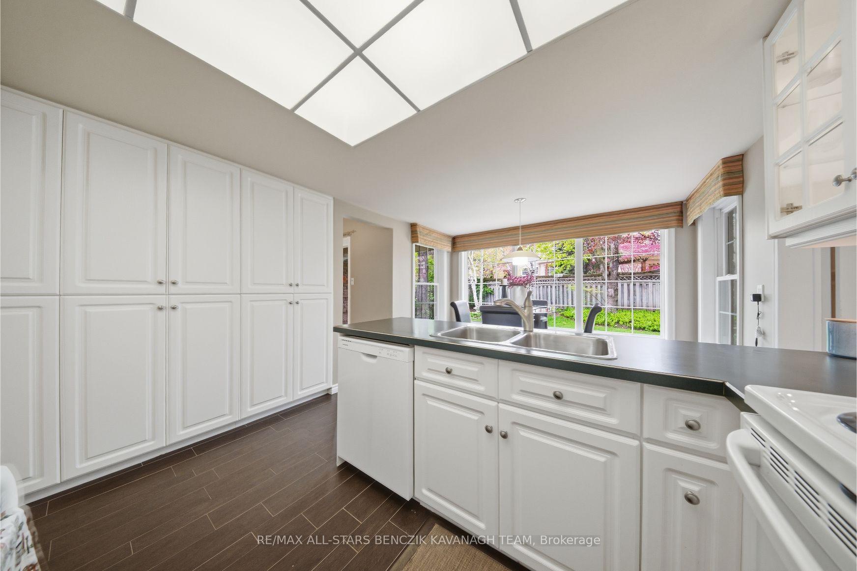 Photo 7 of 116 Longwater Chase, Markham, Unionville — HOMEH