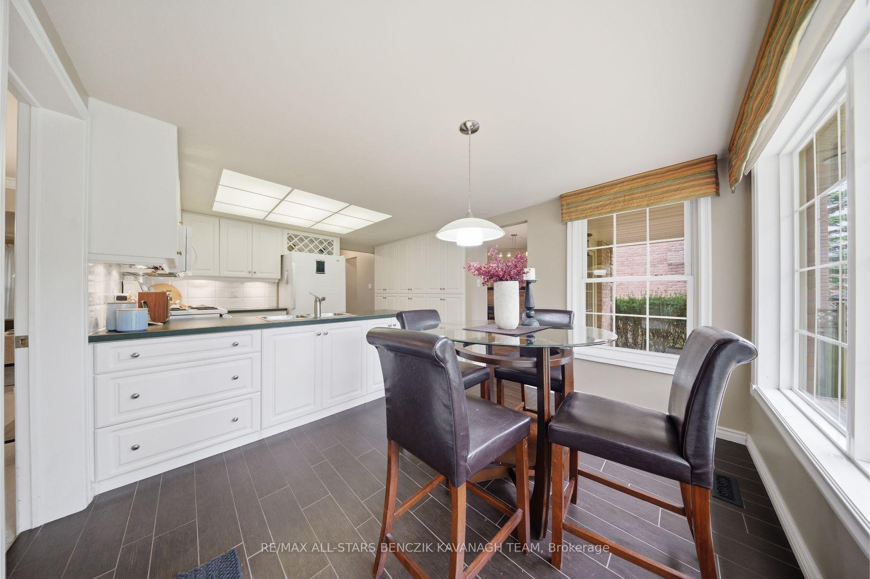 Photo 9 of 116 Longwater Chase, Markham, Unionville — HOMEH