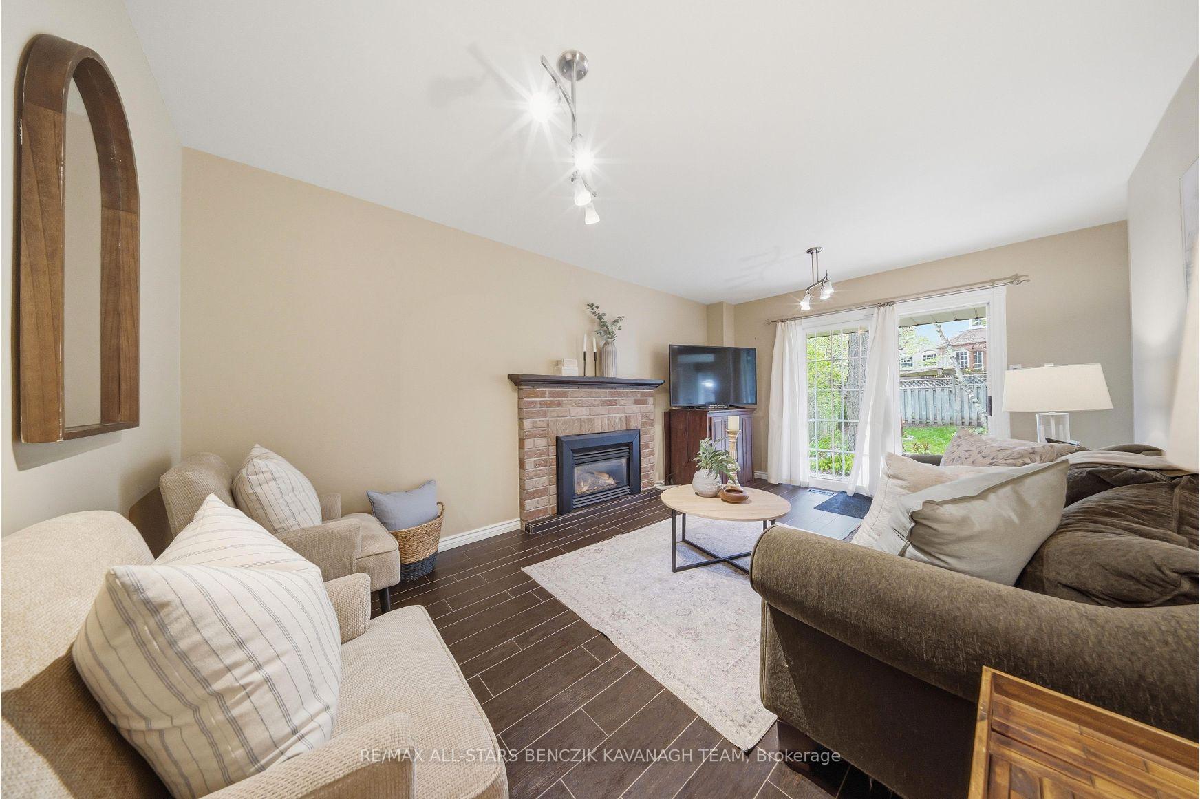 Photo 10 of 116 Longwater Chase, Markham, Unionville — HOMEH