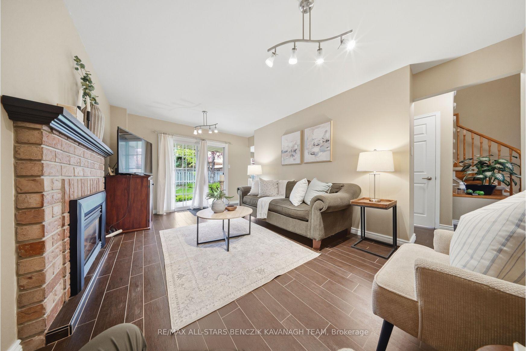 Photo 11 of 116 Longwater Chase, Markham, Unionville — HOMEH