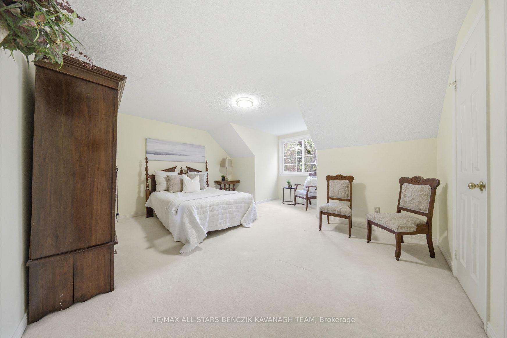 Photo 15 of 116 Longwater Chase, Markham, Unionville — HOMEH