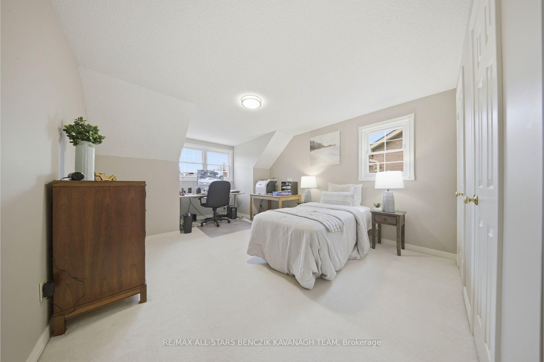 Photo 16 of 116 Longwater Chase, Markham, Unionville — HOMEH