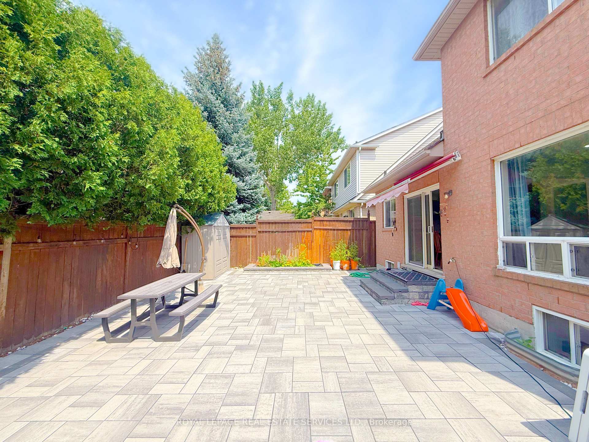 Photo 14 of 2905 Westoak Trails Boulevard, Oakville, Westmount — HOMEH