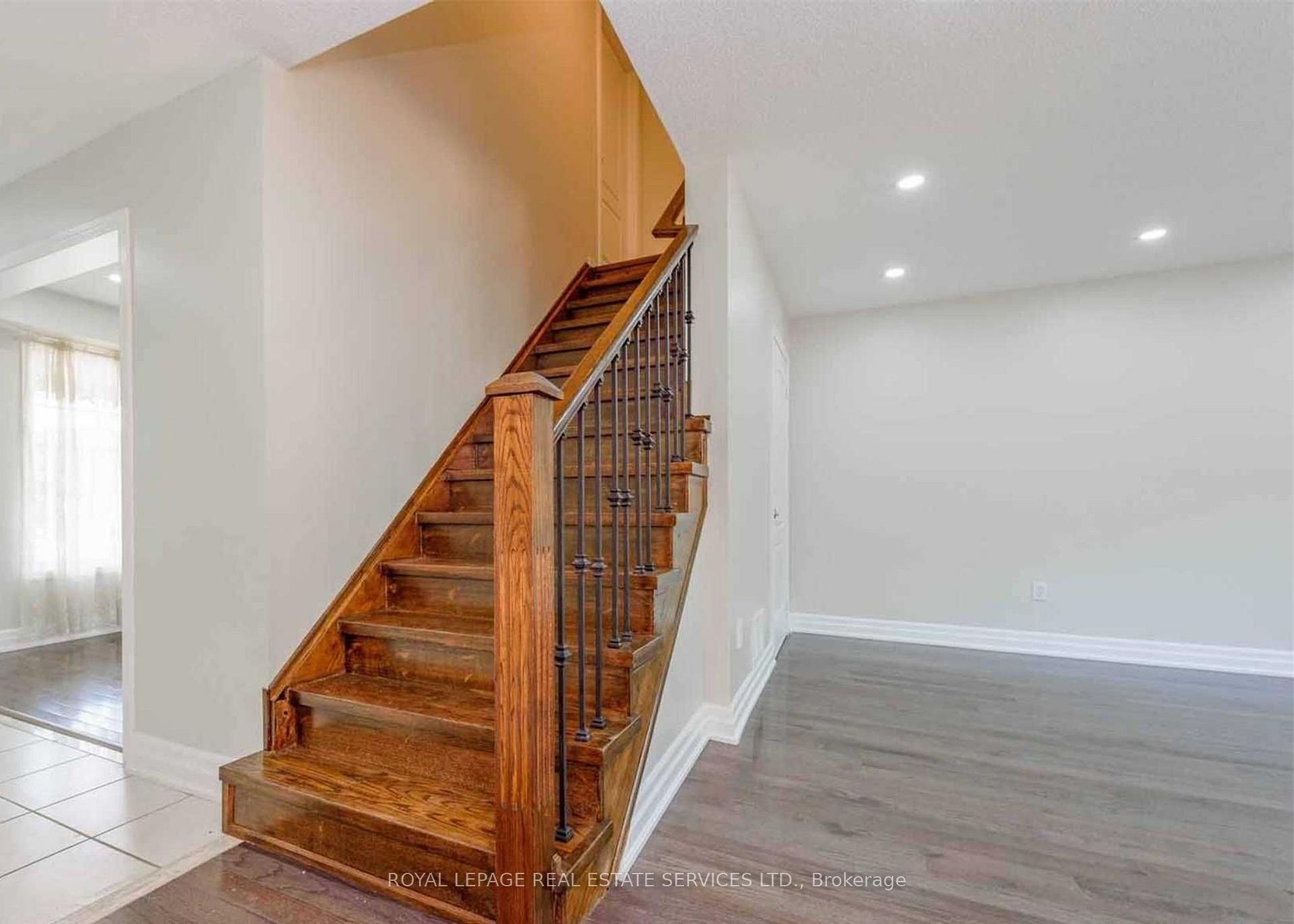 Photo 17 of 2905 Westoak Trails Boulevard, Oakville, Westmount — HOMEH
