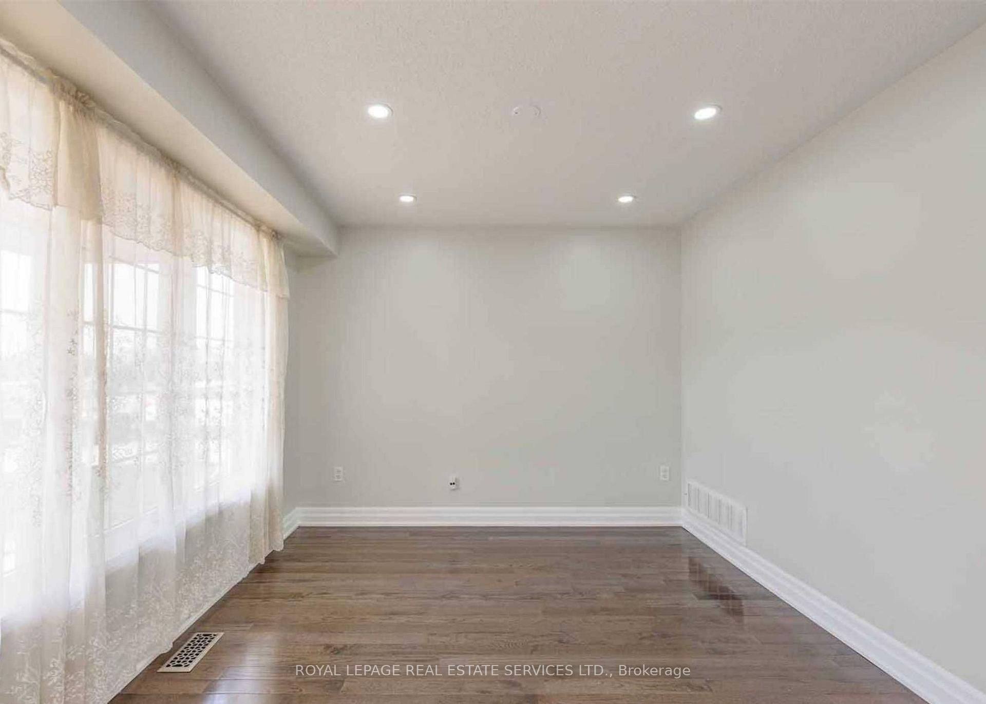 Photo 21 of 2905 Westoak Trails Boulevard, Oakville, Westmount — HOMEH