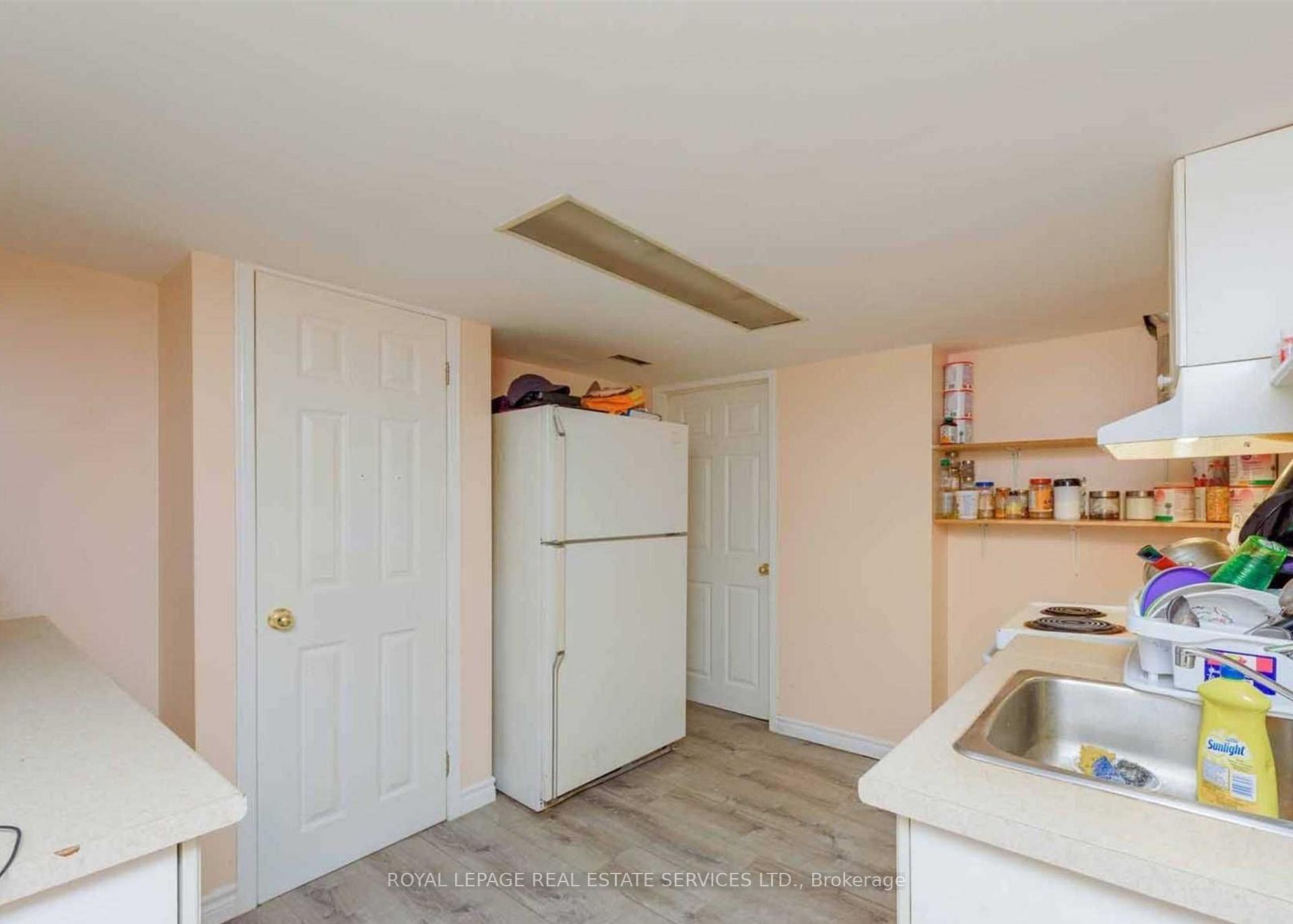 Photo 28 of 2905 Westoak Trails Boulevard, Oakville, Westmount — HOMEH