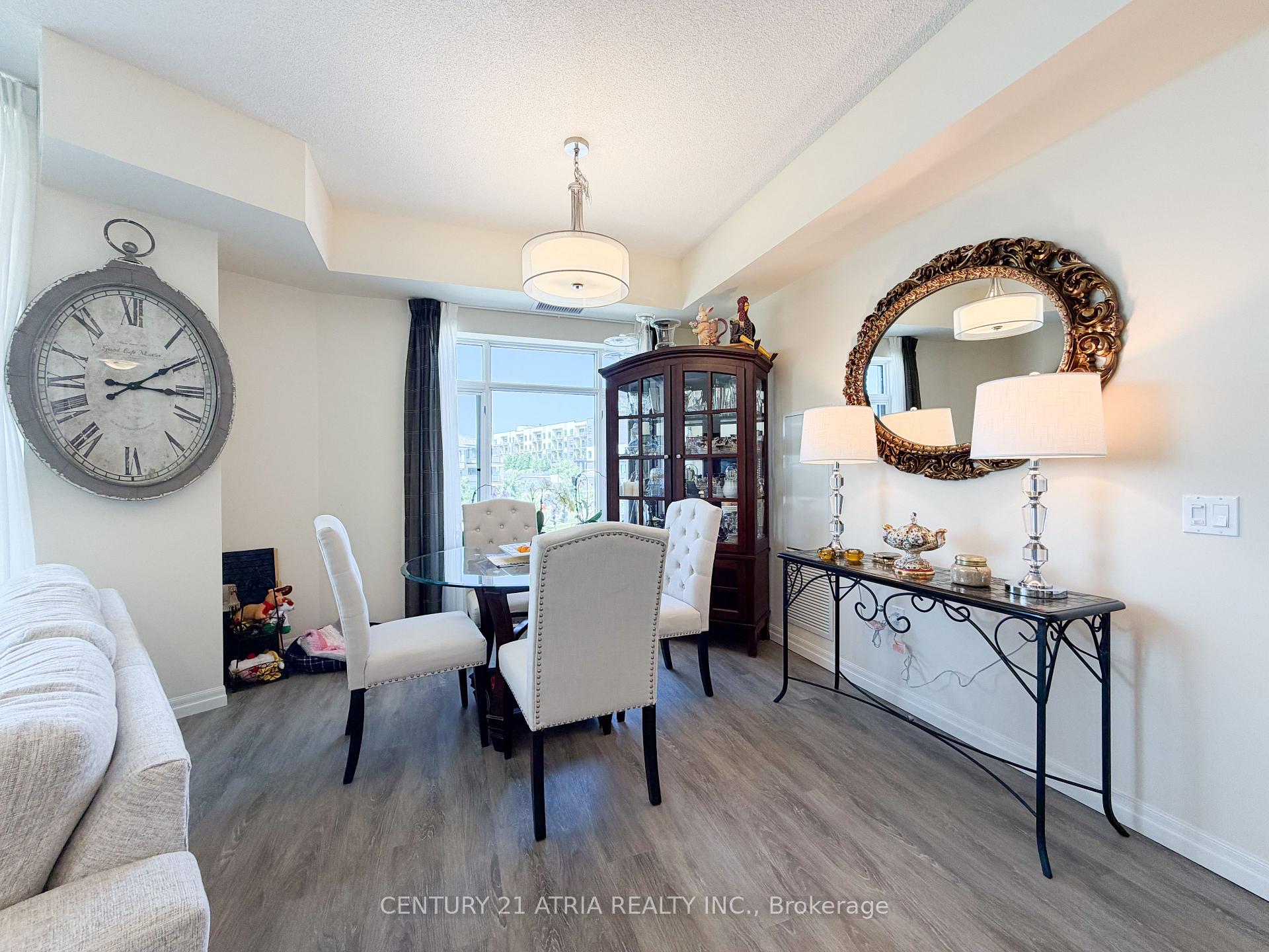 Photo 7 of 460 William Graham Drive, Aurora, Rural Aurora — HOMEH