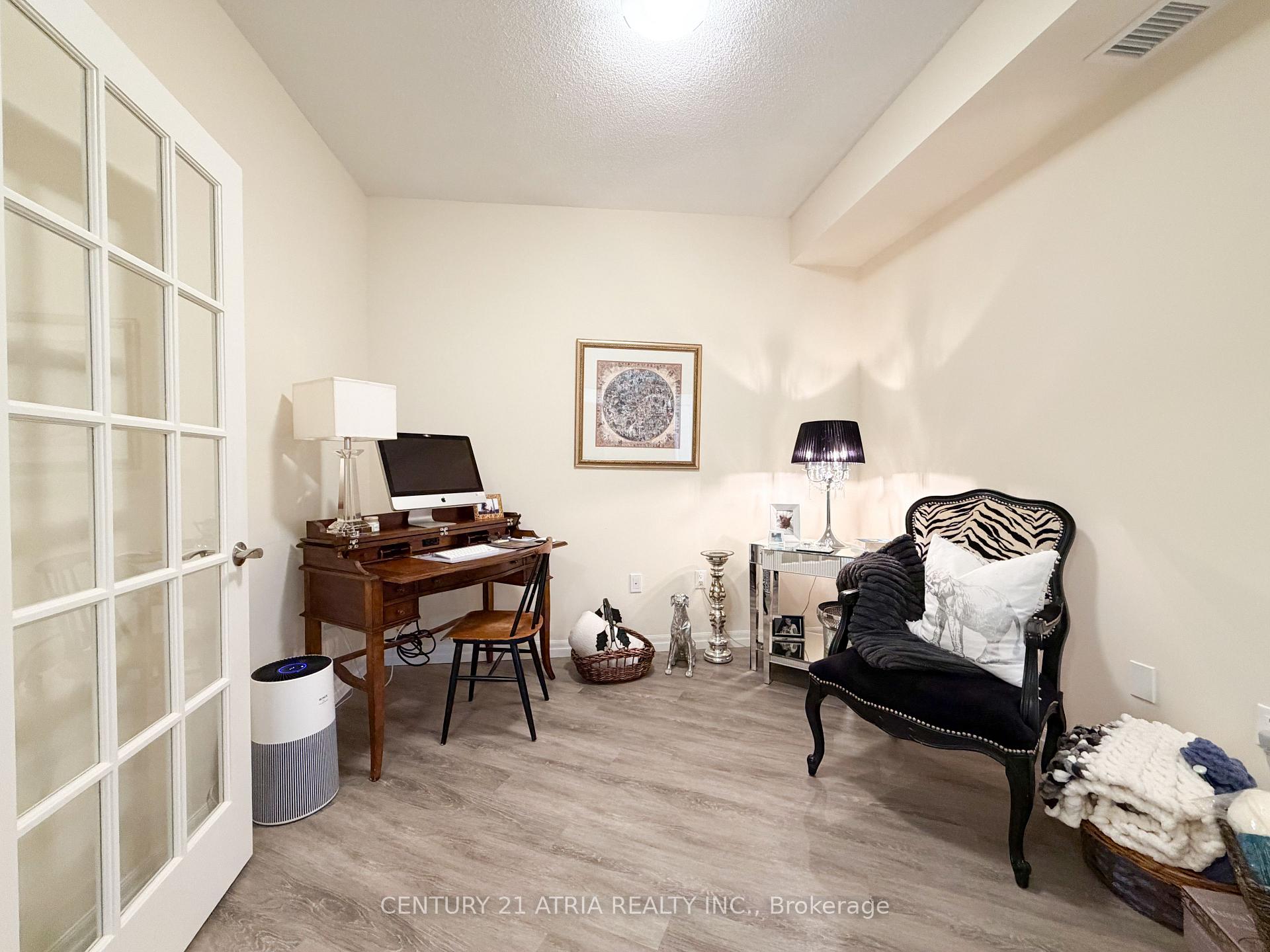 Photo 12 of 460 William Graham Drive, Aurora, Rural Aurora — HOMEH