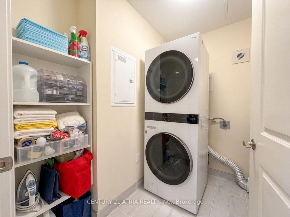 Photo 18 of 460 William Graham Drive, Aurora, Rural Aurora — HOMEH