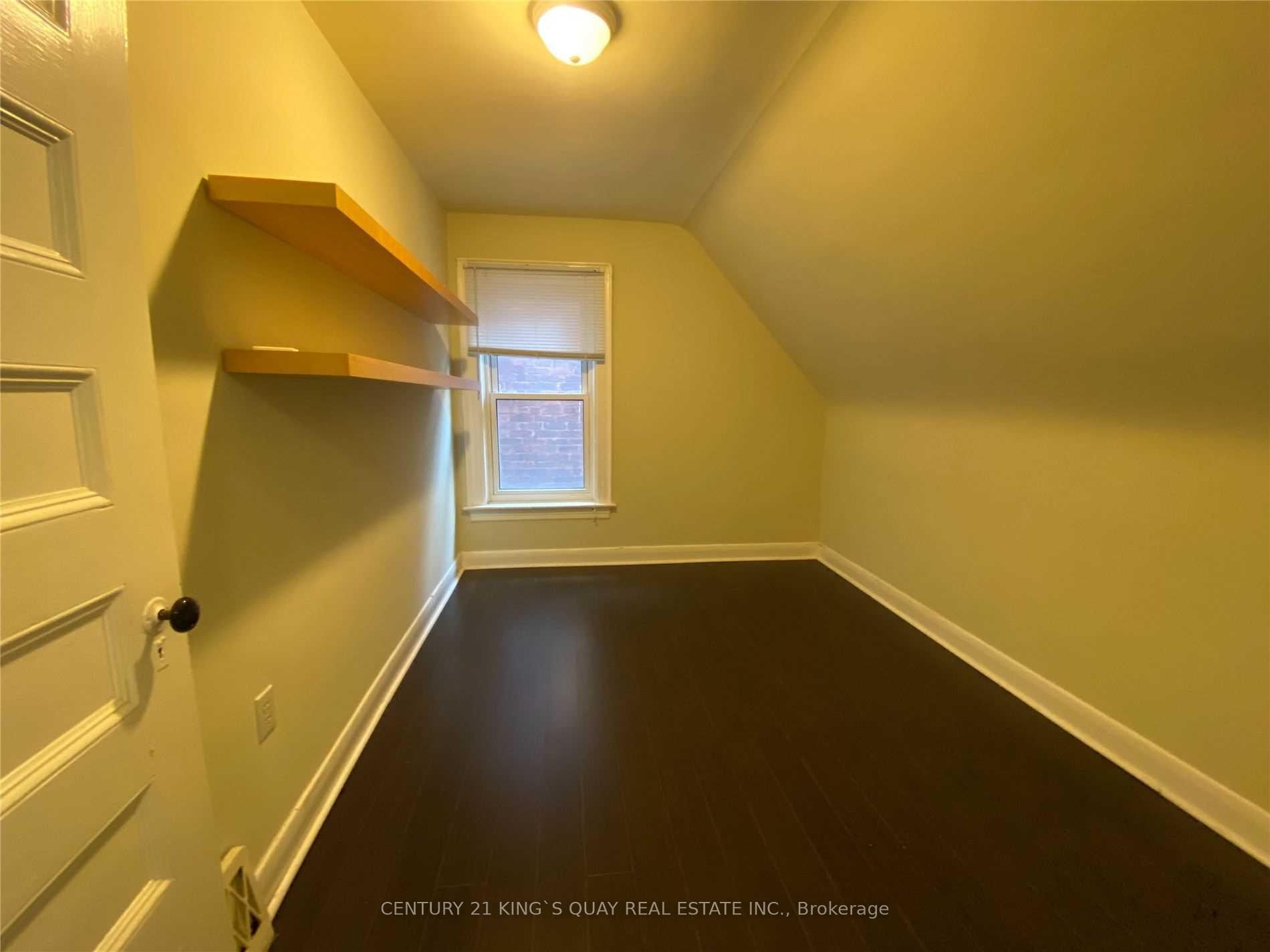 Photo 5 of Unit 3rd Flr, 154 Sorauren Avenue, Toronto, Roncesvalles — HOMEH