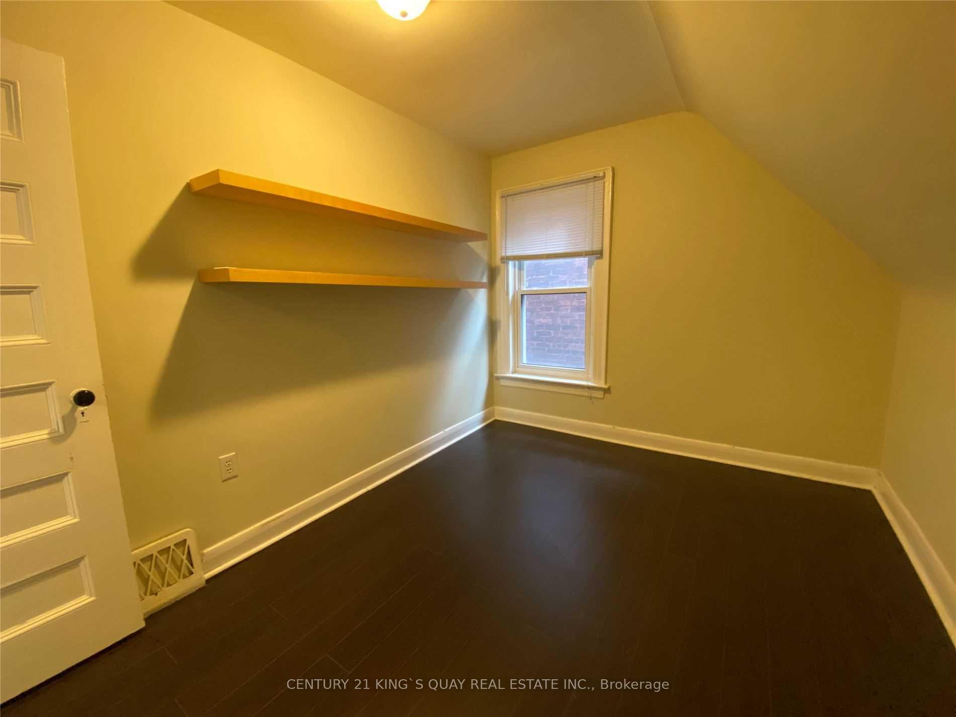 Photo 6 of Unit 3rd Flr, 154 Sorauren Avenue, Toronto, Roncesvalles — HOMEH