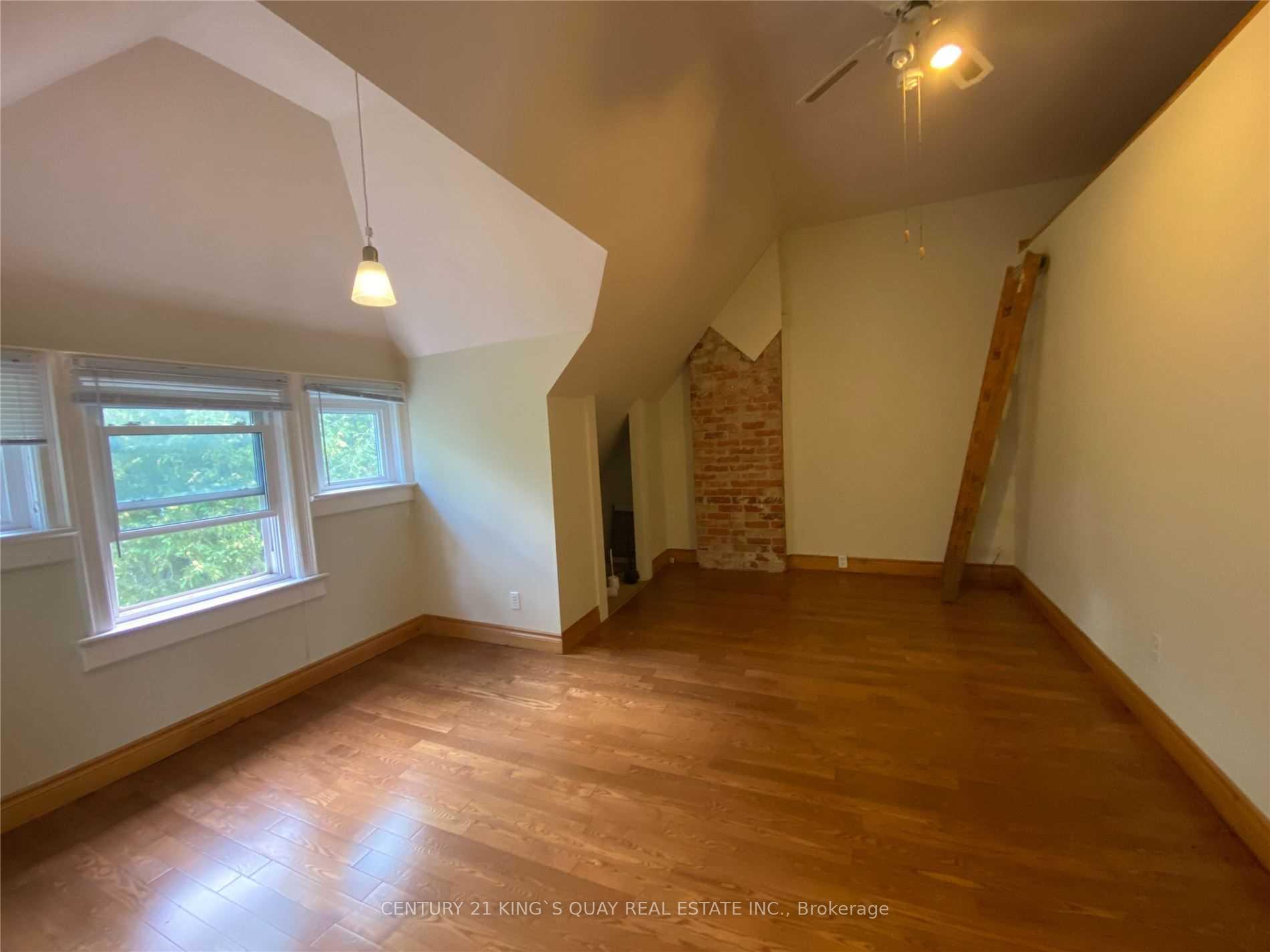 Photo 7 of Unit 3rd Flr, 154 Sorauren Avenue, Toronto, Roncesvalles — HOMEH