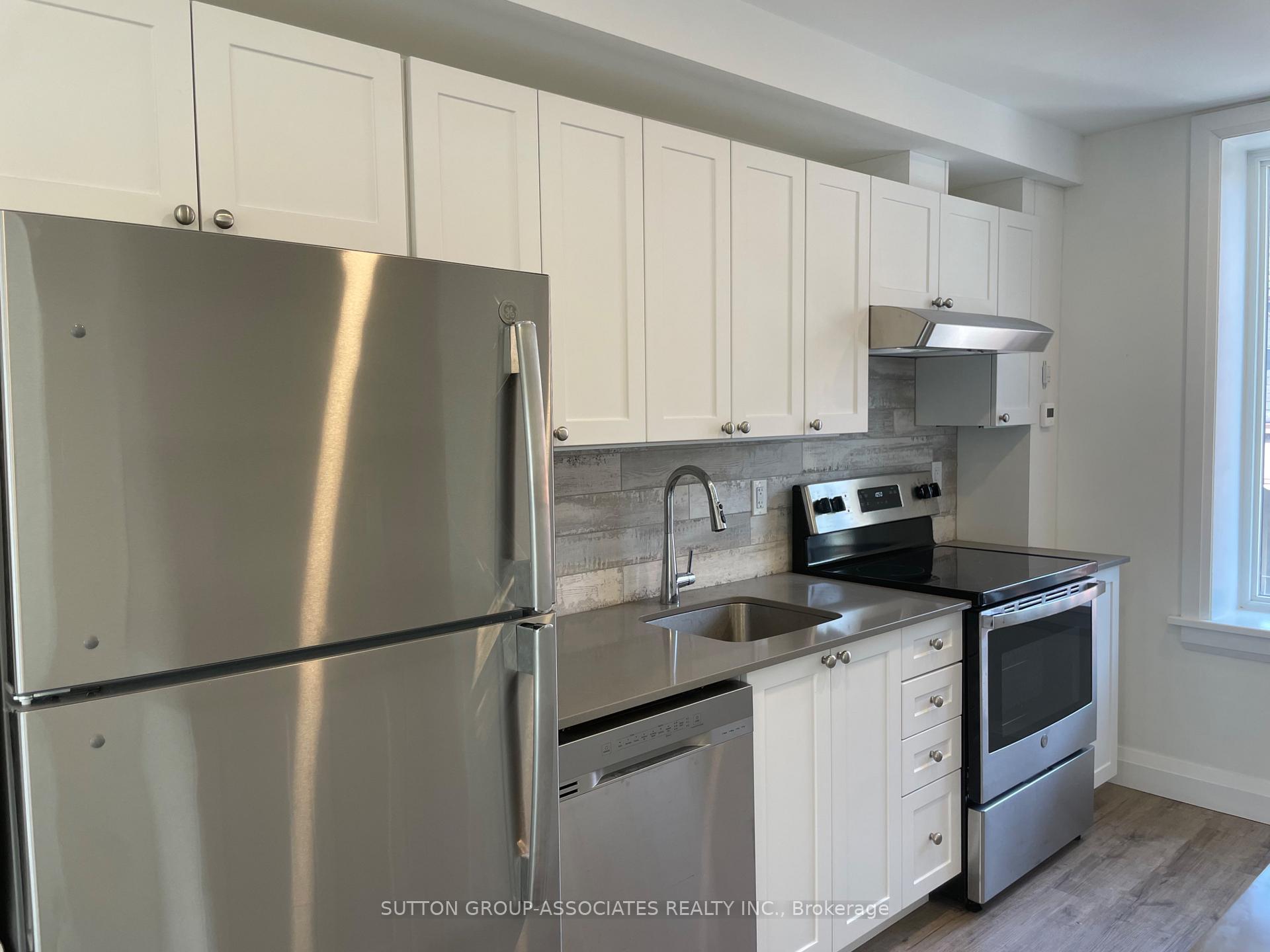 Photo 4 of Unit 2, 9 Whitaker Avenue, Toronto, Niagara — HOMEH