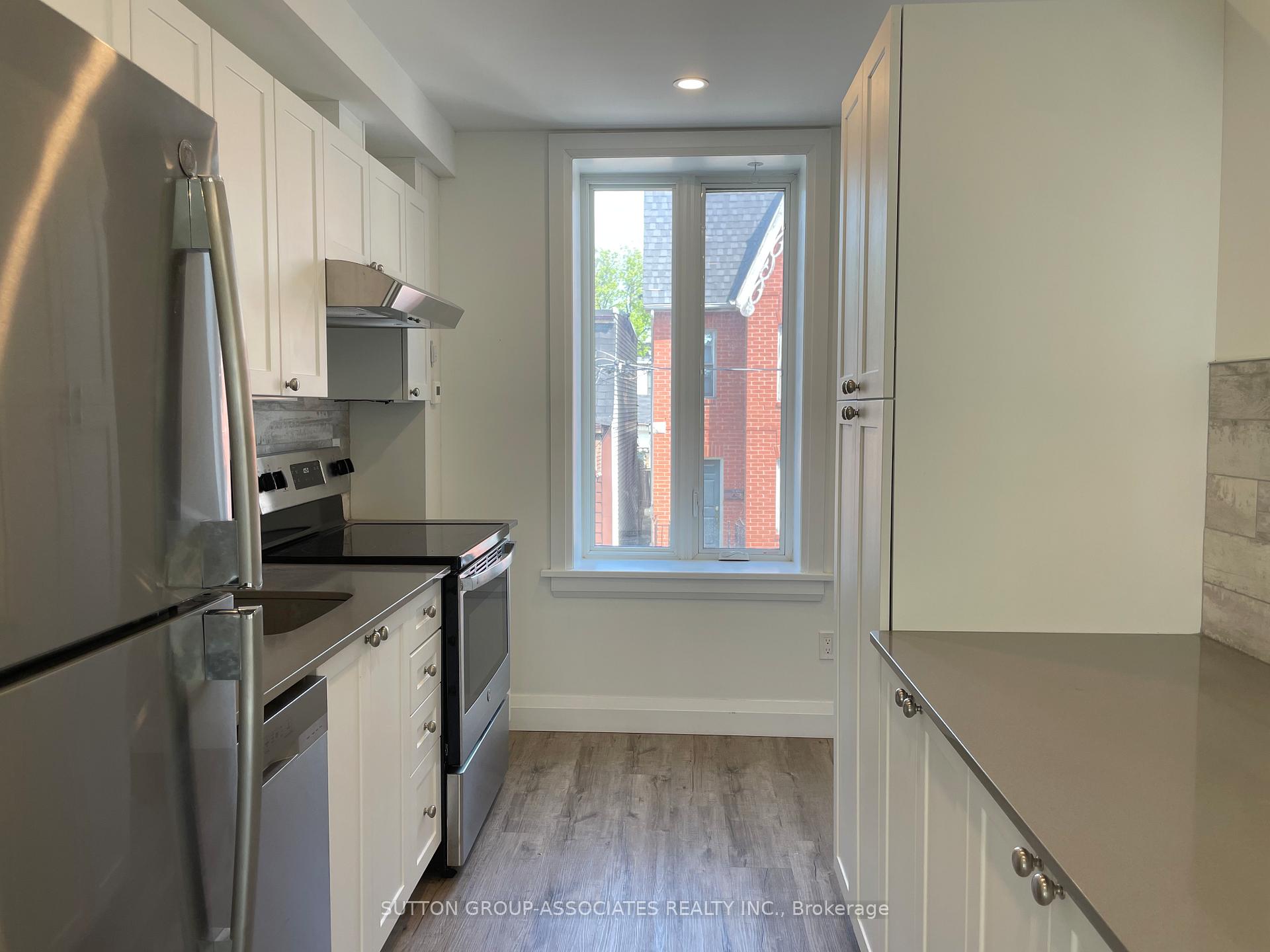 Photo 6 of Unit 2, 9 Whitaker Avenue, Toronto, Niagara — HOMEH