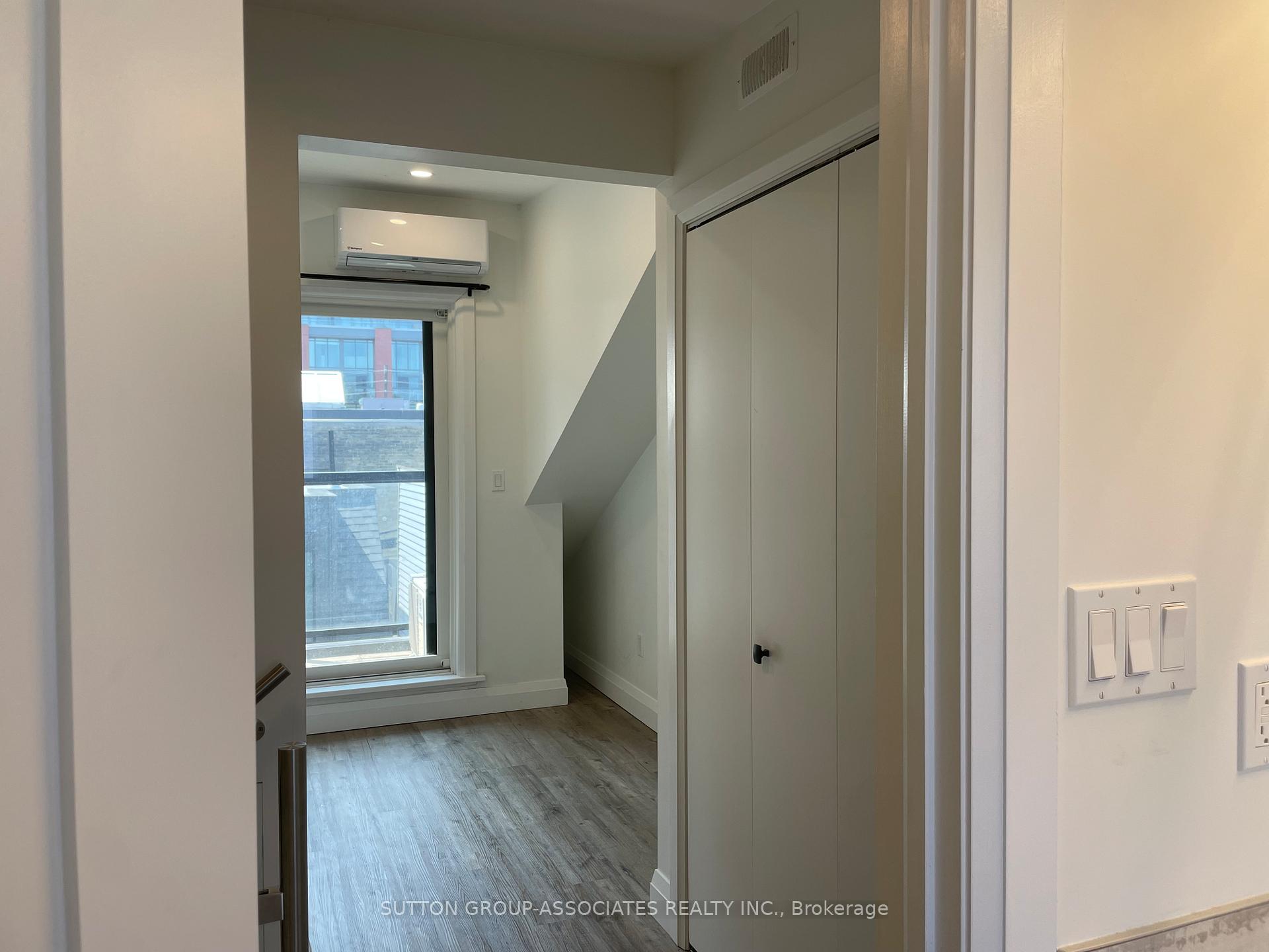 Photo 7 of Unit 2, 9 Whitaker Avenue, Toronto, Niagara — HOMEH