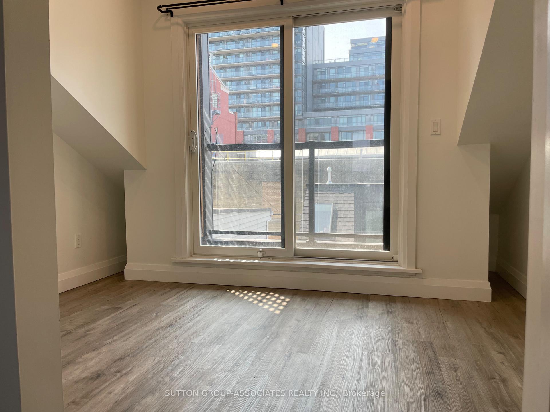 Photo 8 of Unit 2, 9 Whitaker Avenue, Toronto, Niagara — HOMEH
