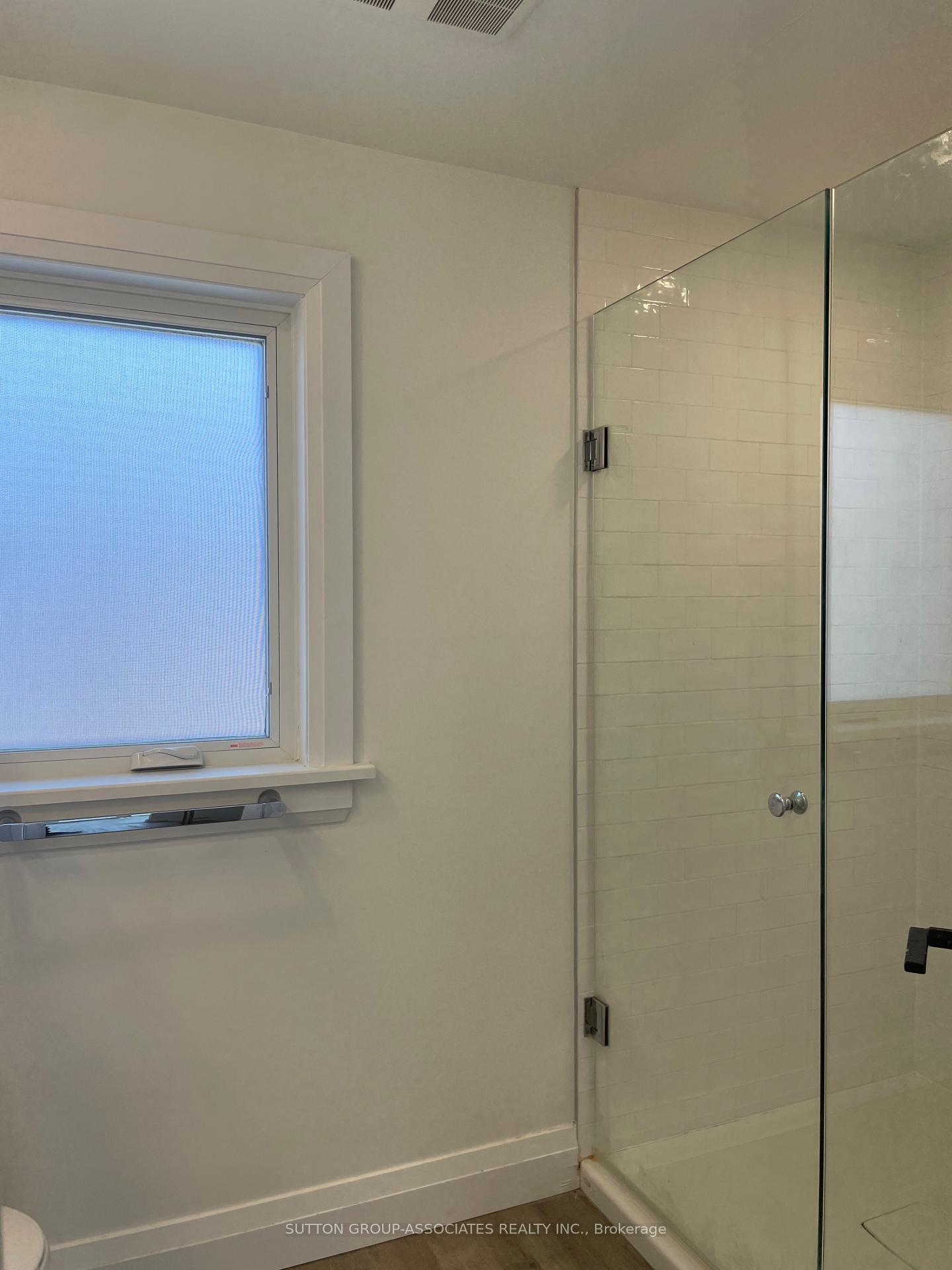 Photo 11 of Unit 2, 9 Whitaker Avenue, Toronto, Niagara — HOMEH