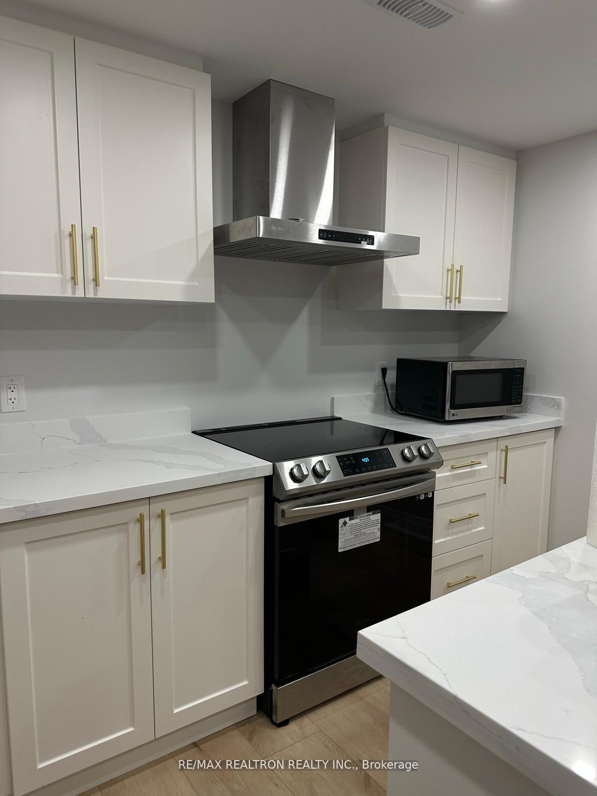 Photo 16 of Unit Bsmnt, 5 Elderslie Crescent, Vaughan, Kleinburg — HOMEH