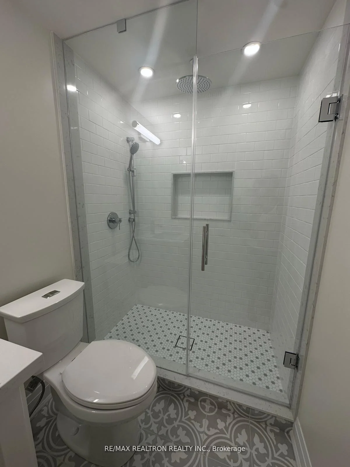 Photo 4 of Unit Bsmnt, 5 Elderslie Crescent, Vaughan, Kleinburg — HOMEH