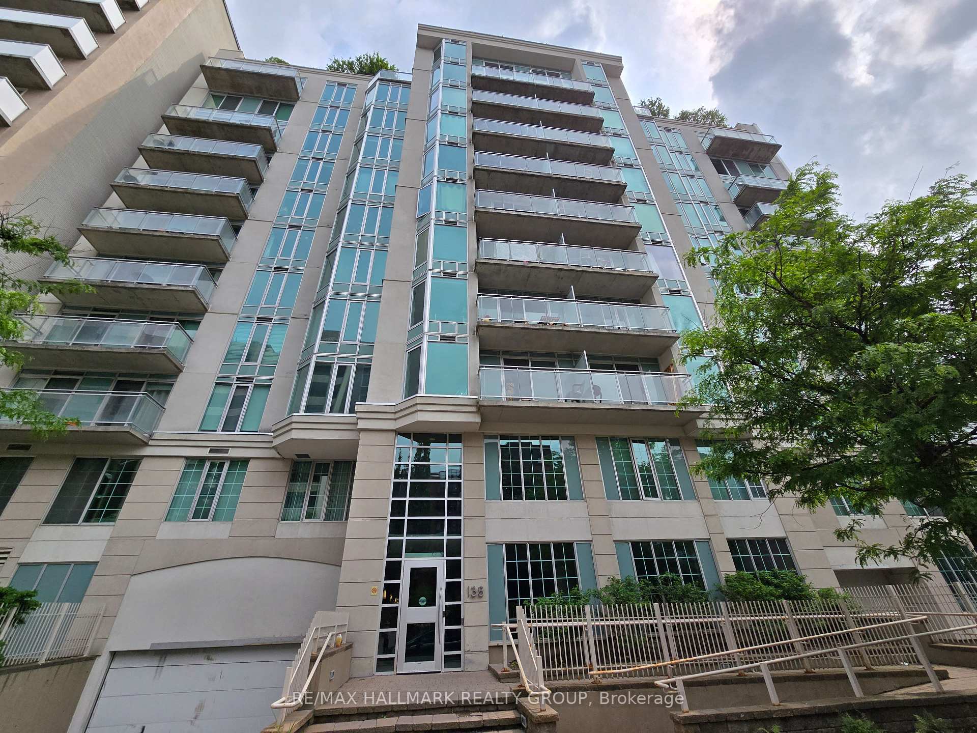 Photo of Unit 502, 138 Somerset Street W