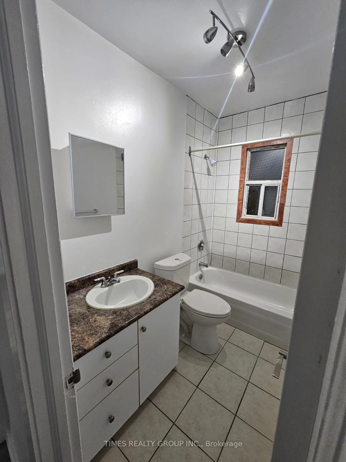 Photo 7 of Unit 201, 1566 Avenue Road, Toronto, Bedford Park-Nortown — HOMEH
