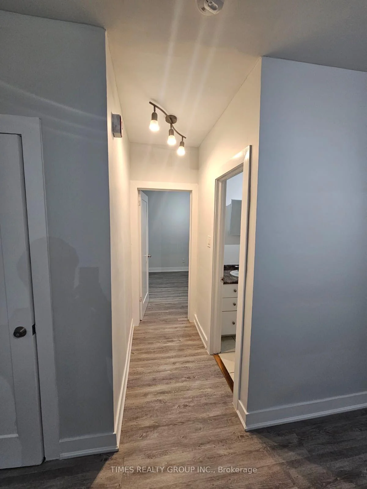 Photo 8 of Unit 201, 1566 Avenue Road, Toronto, Bedford Park-Nortown — HOMEH